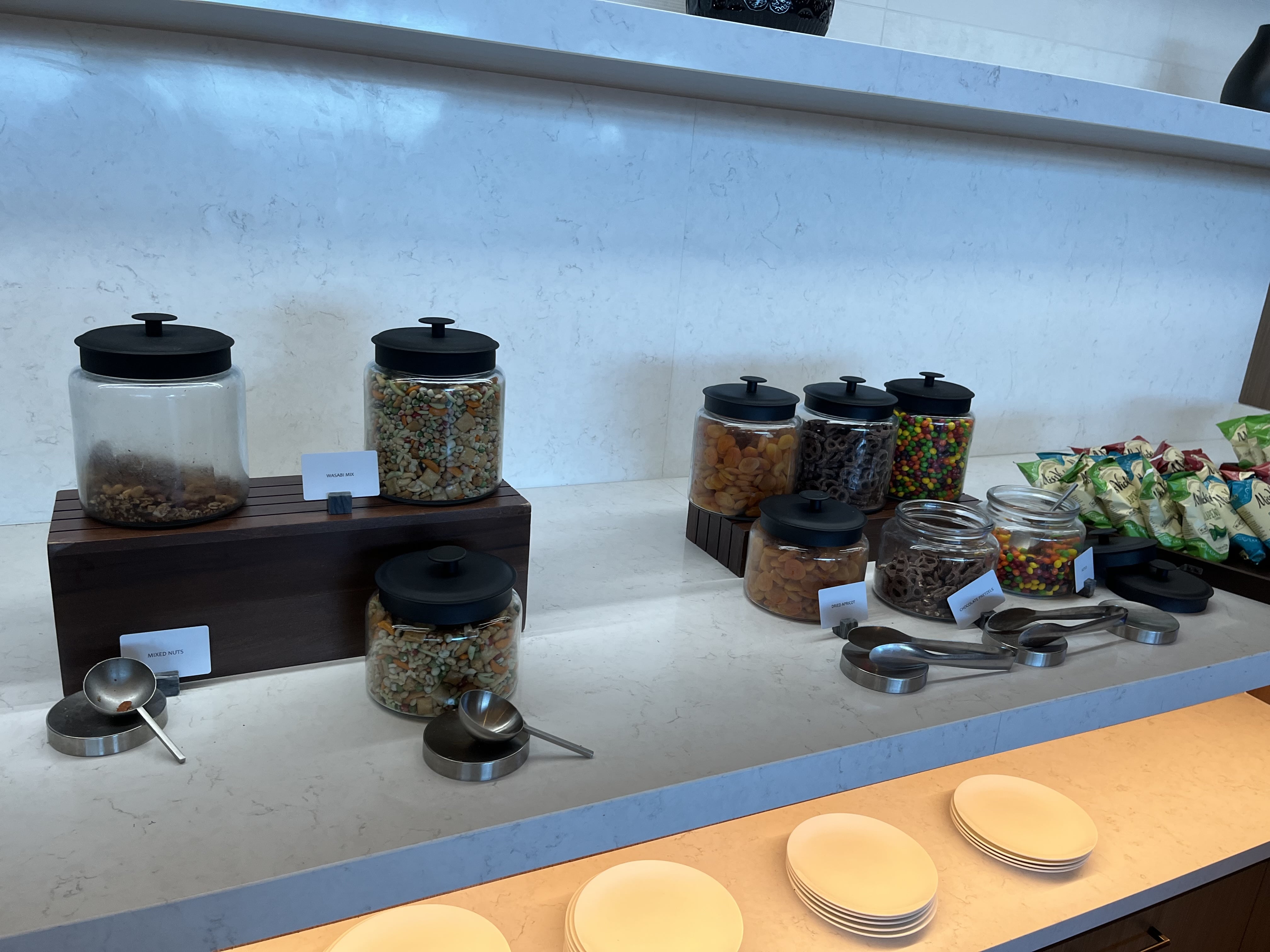 Neil Scrivener reviews the American Airlines/British Airways Soho Lounge in JFK's Terminal 8 - New York John F Kennedy Airport.