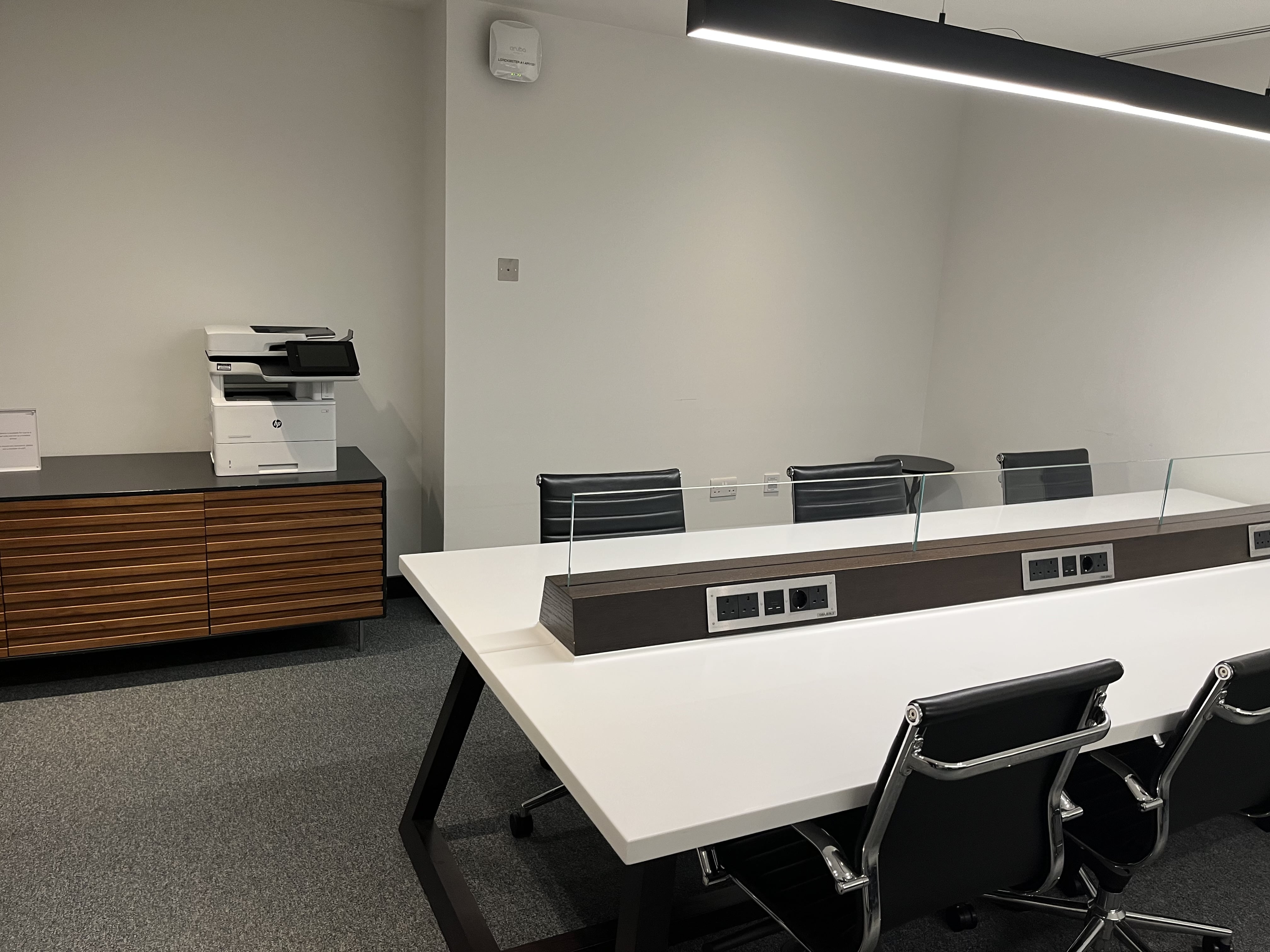 Neil Scrivener reviews the British Airways First and Business Class at Gatwick Airport's South Terminal - available to Club World and OneWorld passengers.