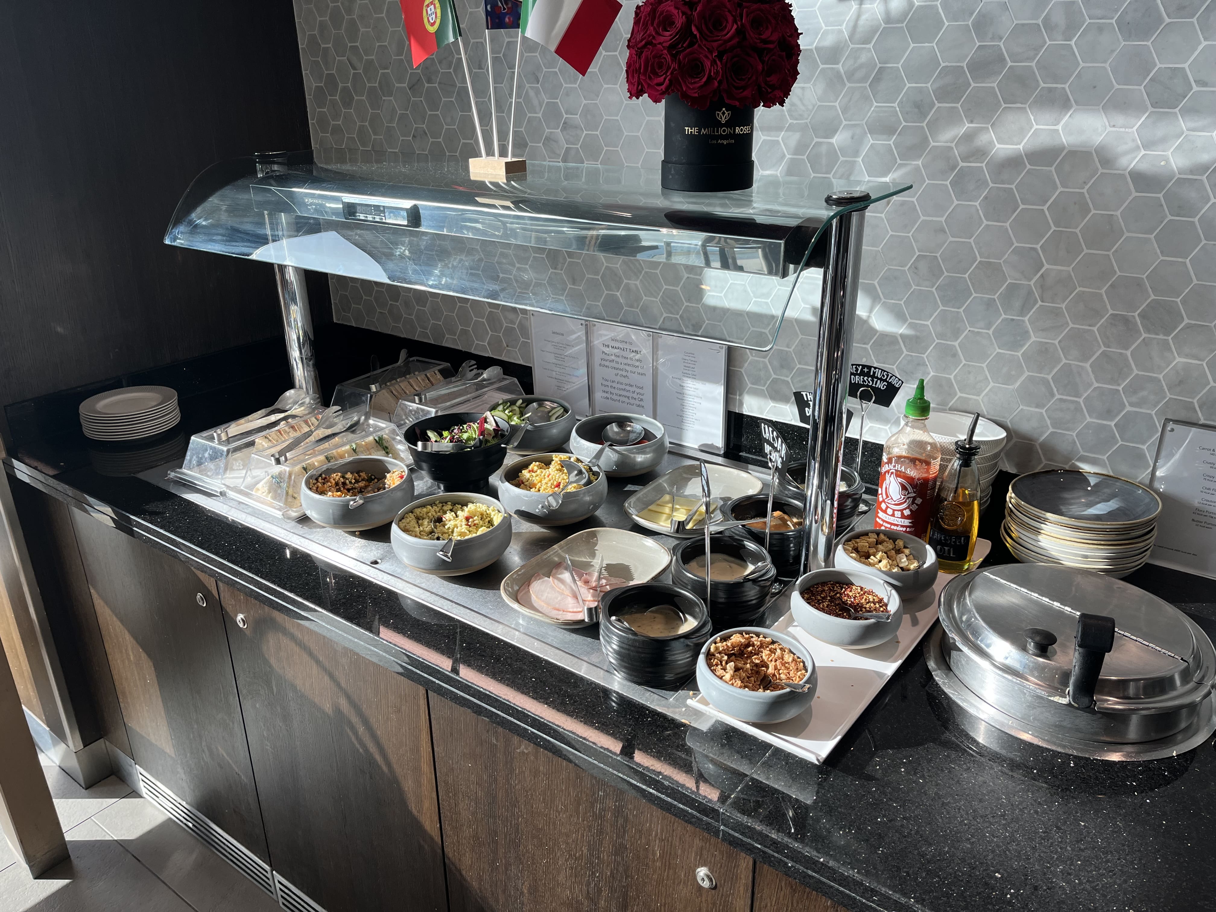 Neil Scrivener reviews the British Airways First and Business Class at Gatwick Airport's South Terminal - available to Club World and OneWorld passengers.