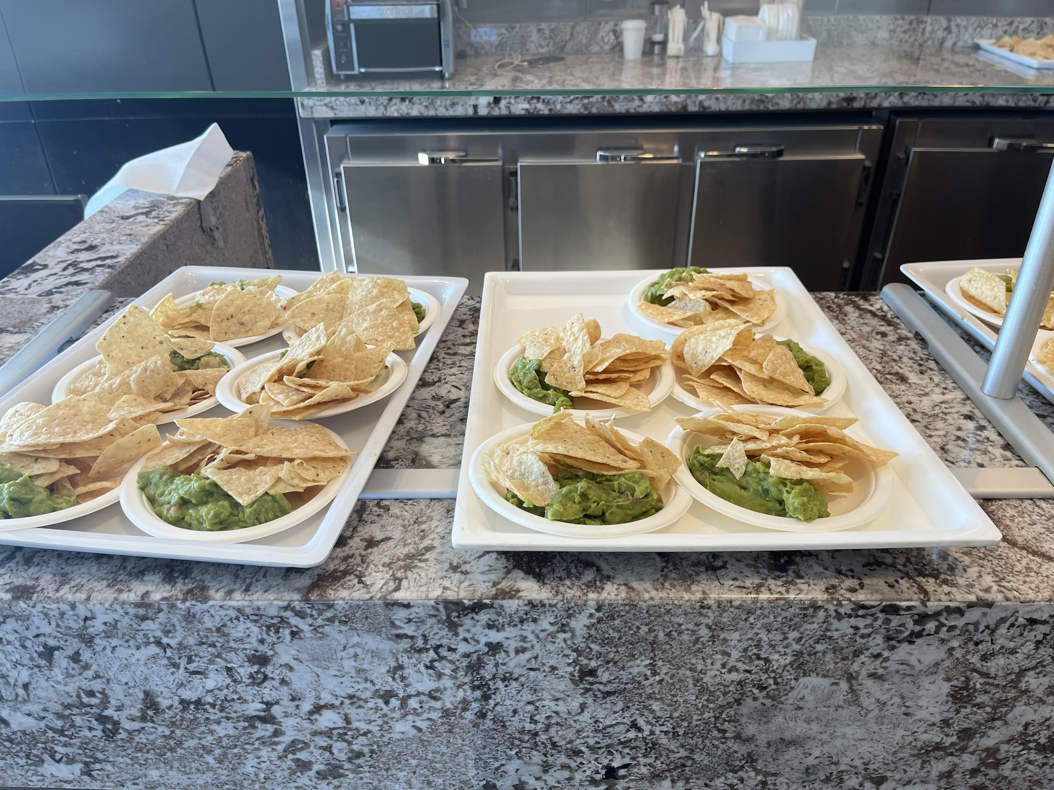 Neil Scrivener reviews the American Airlines Admirals Club JFK's Terminal 8. John F Kennedy Airport, New York - open to OneWorld members.