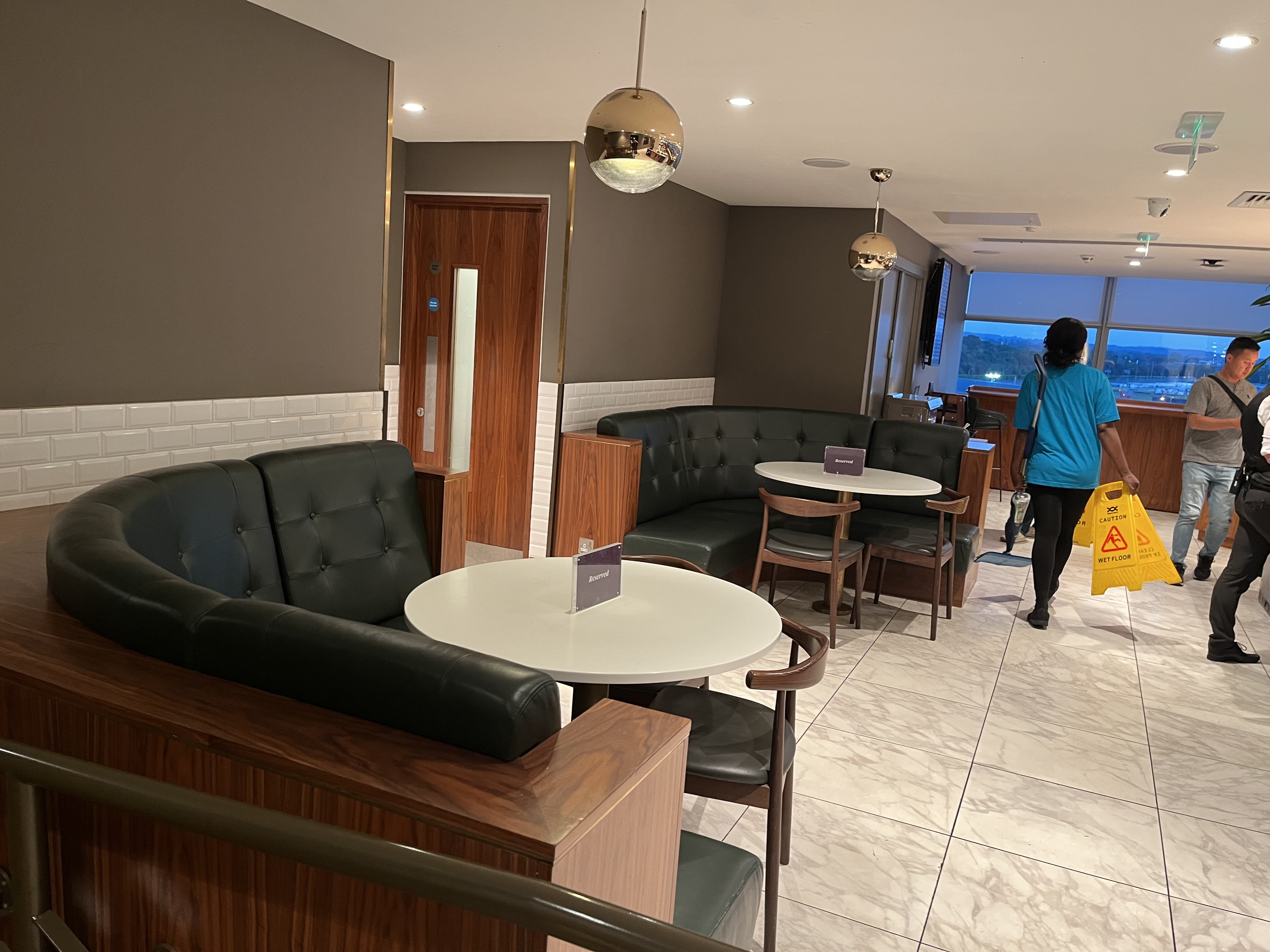 Neil Scrivener reviews the No1 Lounge in Gatwick's Airport, accessed via Priority Pass.