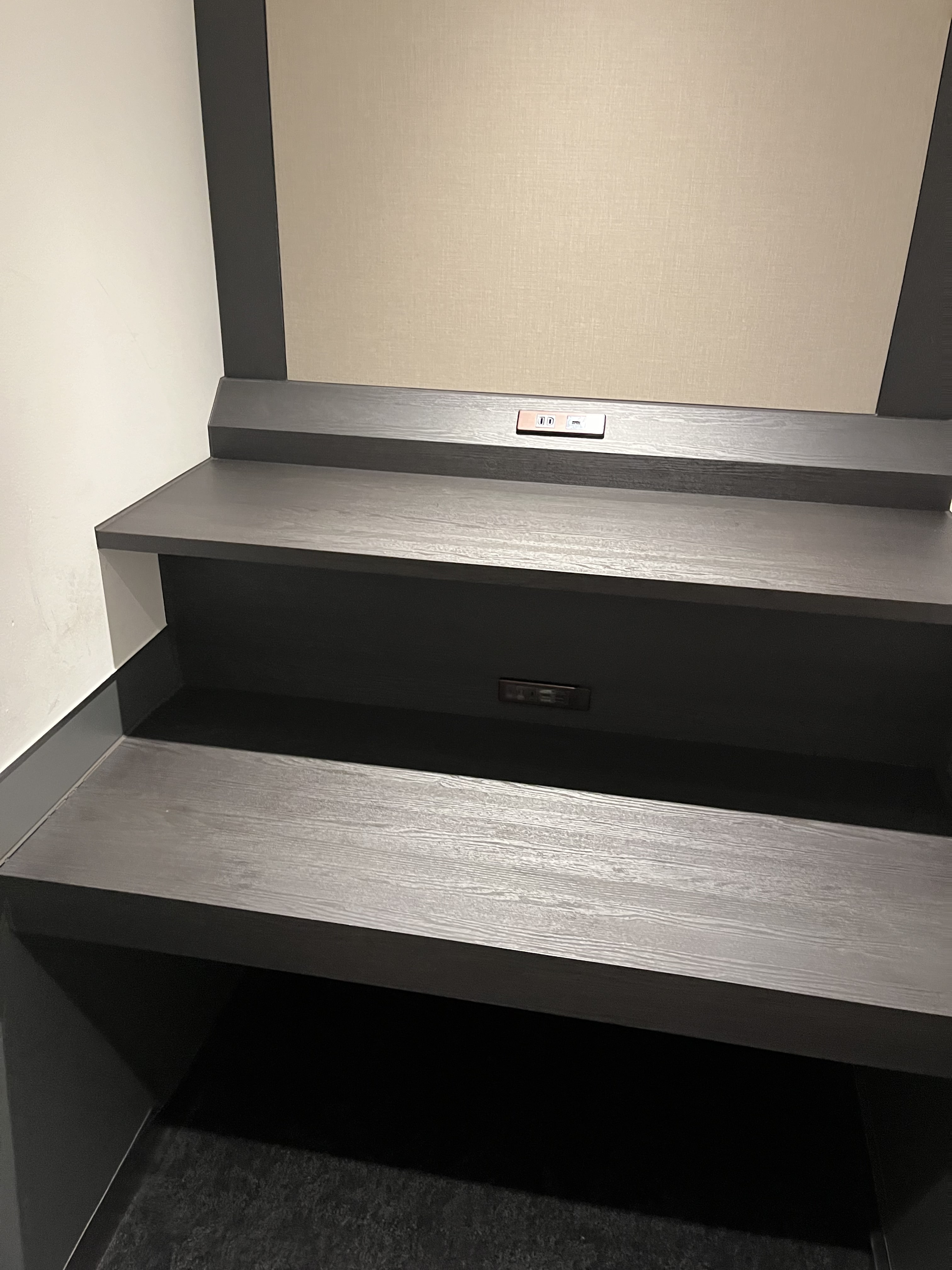 Neil Scrivener reviews the JAL Sakura Lounge (Business Class) in Terminal 3 of Tokyo's Haneda Airport, also available to OneWorld members.