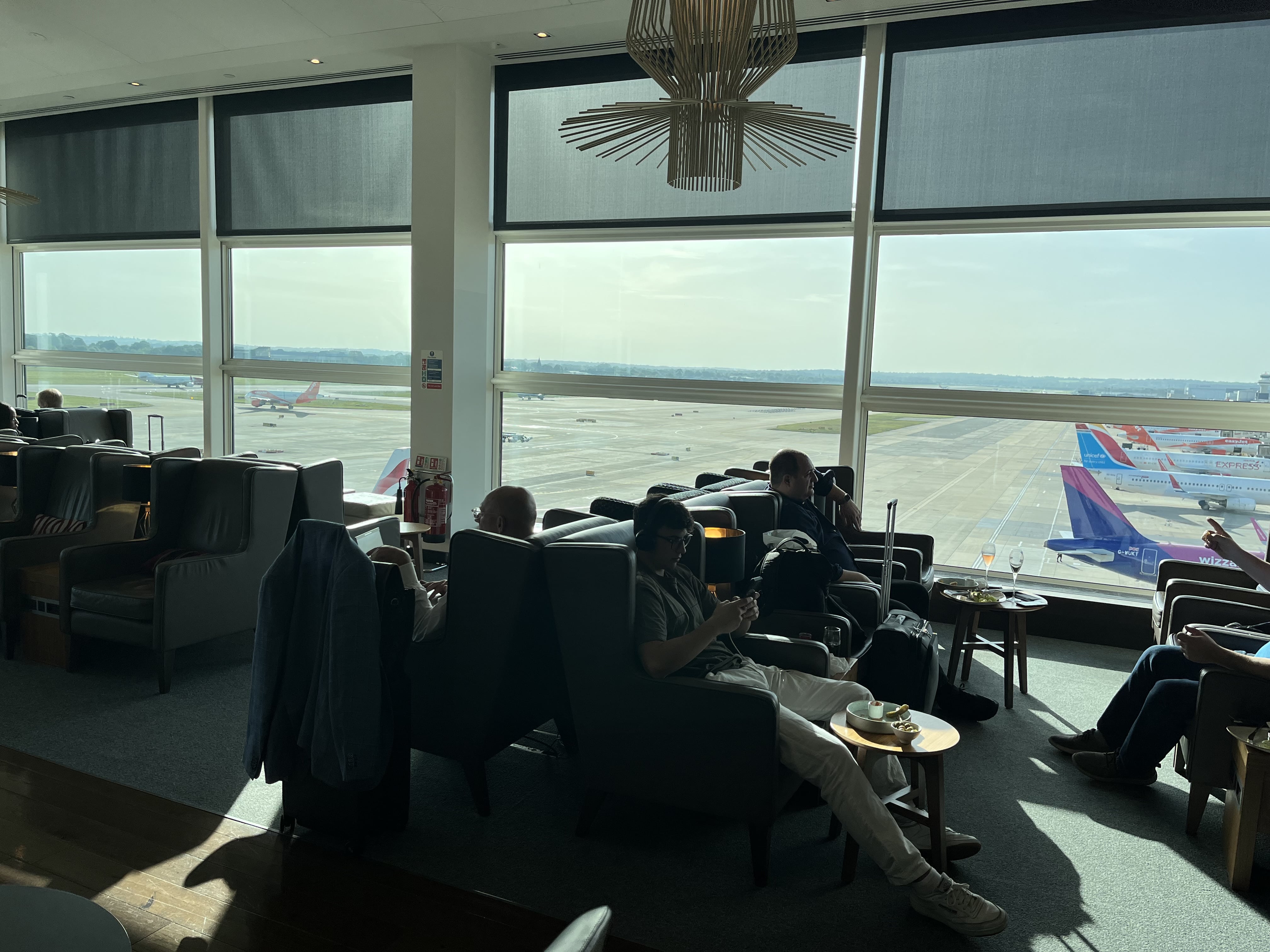 Neil Scrivener reviews the British Airways First and Business Class at Gatwick Airport's South Terminal - available to Club World and OneWorld passengers.