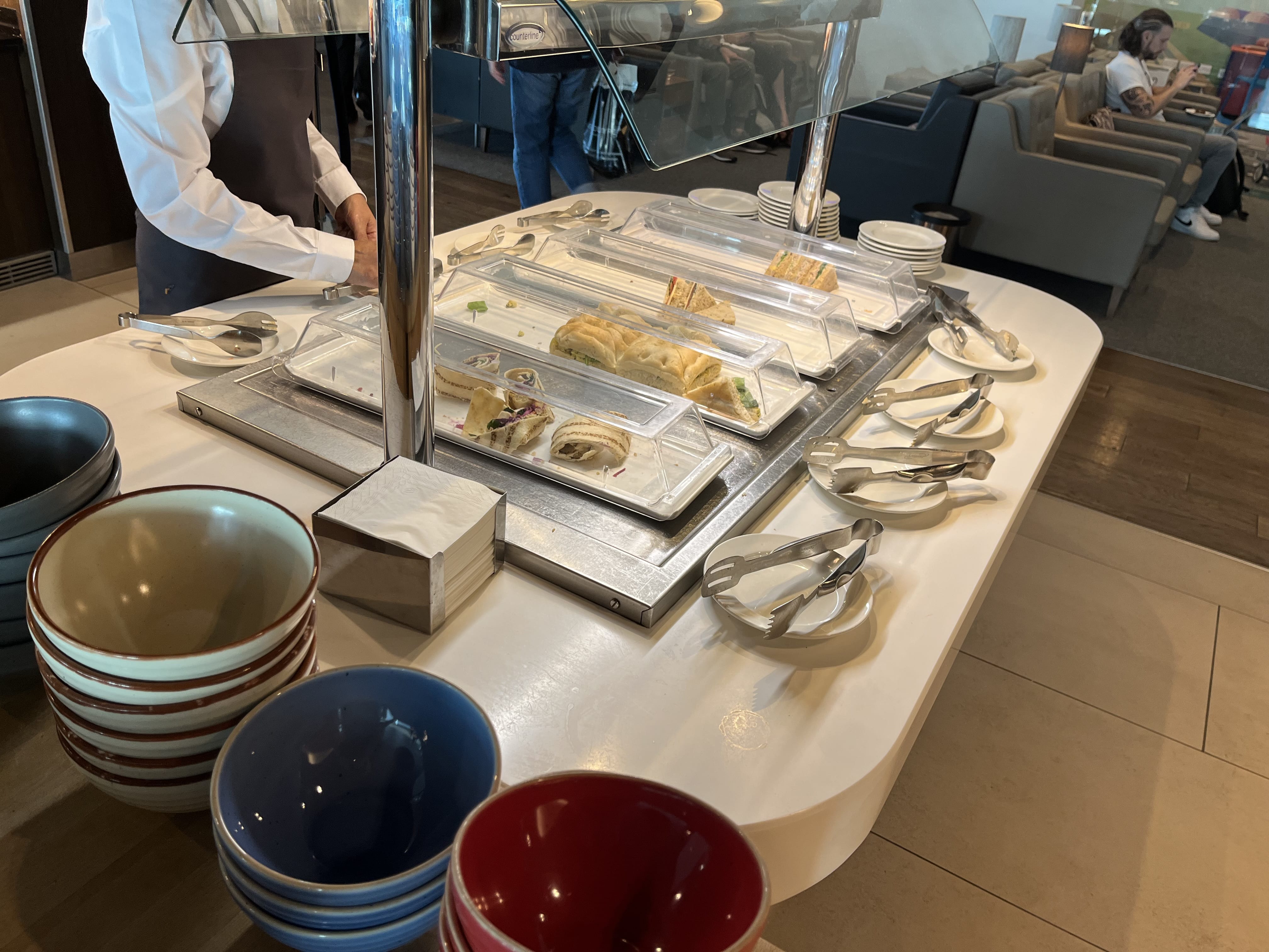 Neil Scrivener reviews the British Airways First and Business Class at Gatwick Airport's South Terminal - available to Club World and OneWorld passengers.