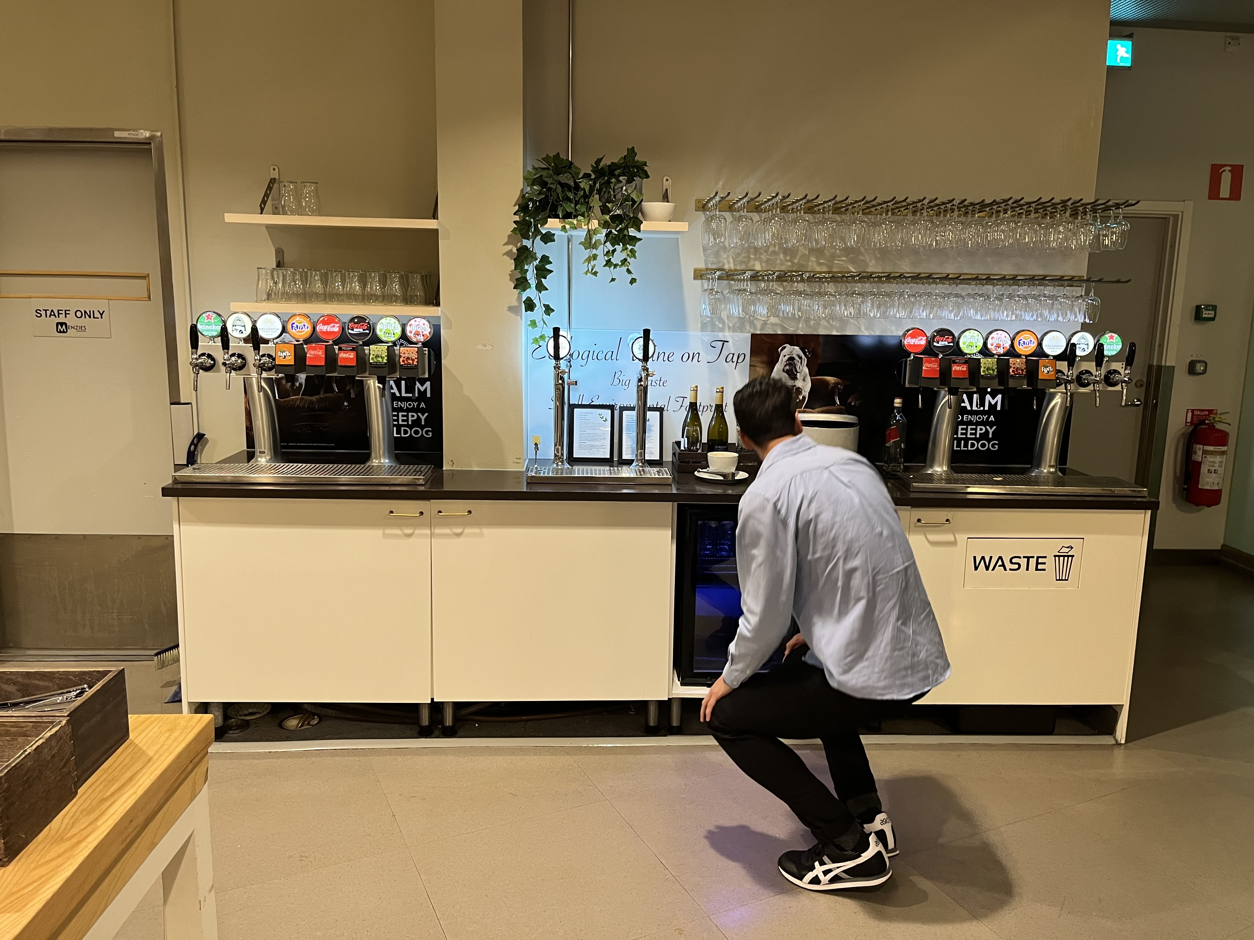 Neil Scrivener reviews the Pearl Lounge in Arlanda Airport's Terminal 5, accessed by flying Business Class and Priority Pass members.