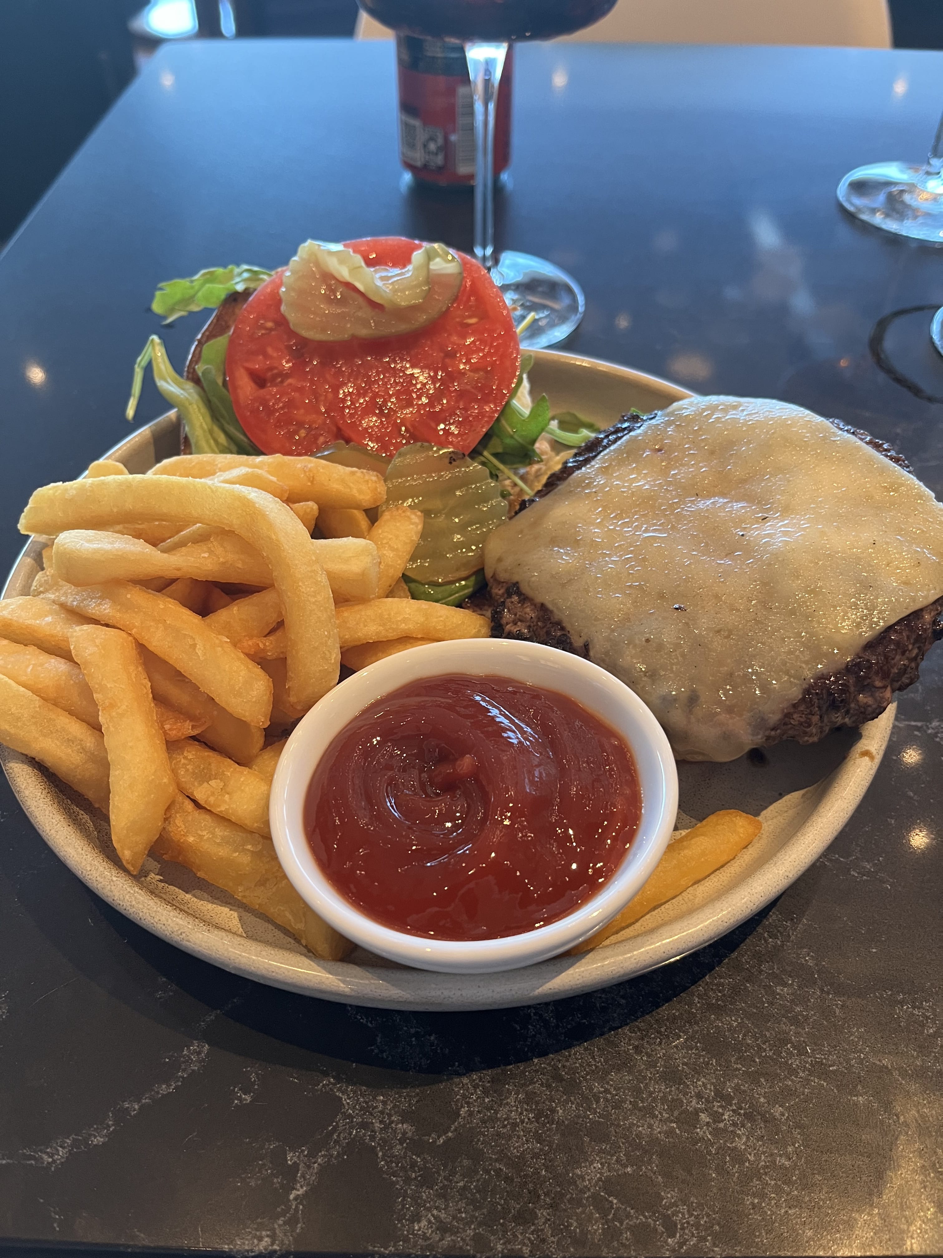 Neil Scrivener reviews the American Airlines/British Airways Soho Lounge in JFK's Terminal 8 - New York John F Kennedy Airport.