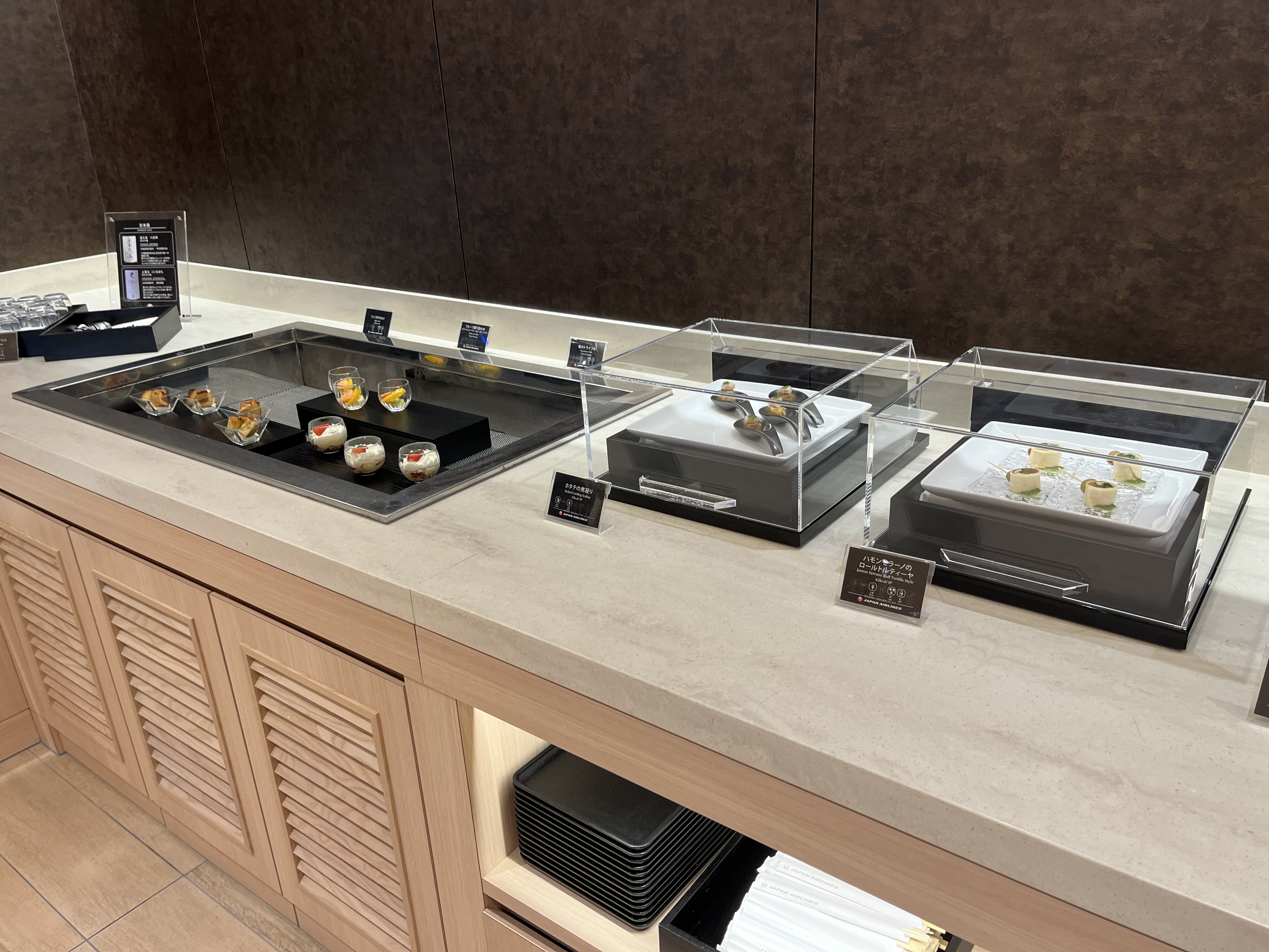 Neil Scrivener reviews the JAL First Lounge in Terminal 3 of Haneda's Tokyo Airport.