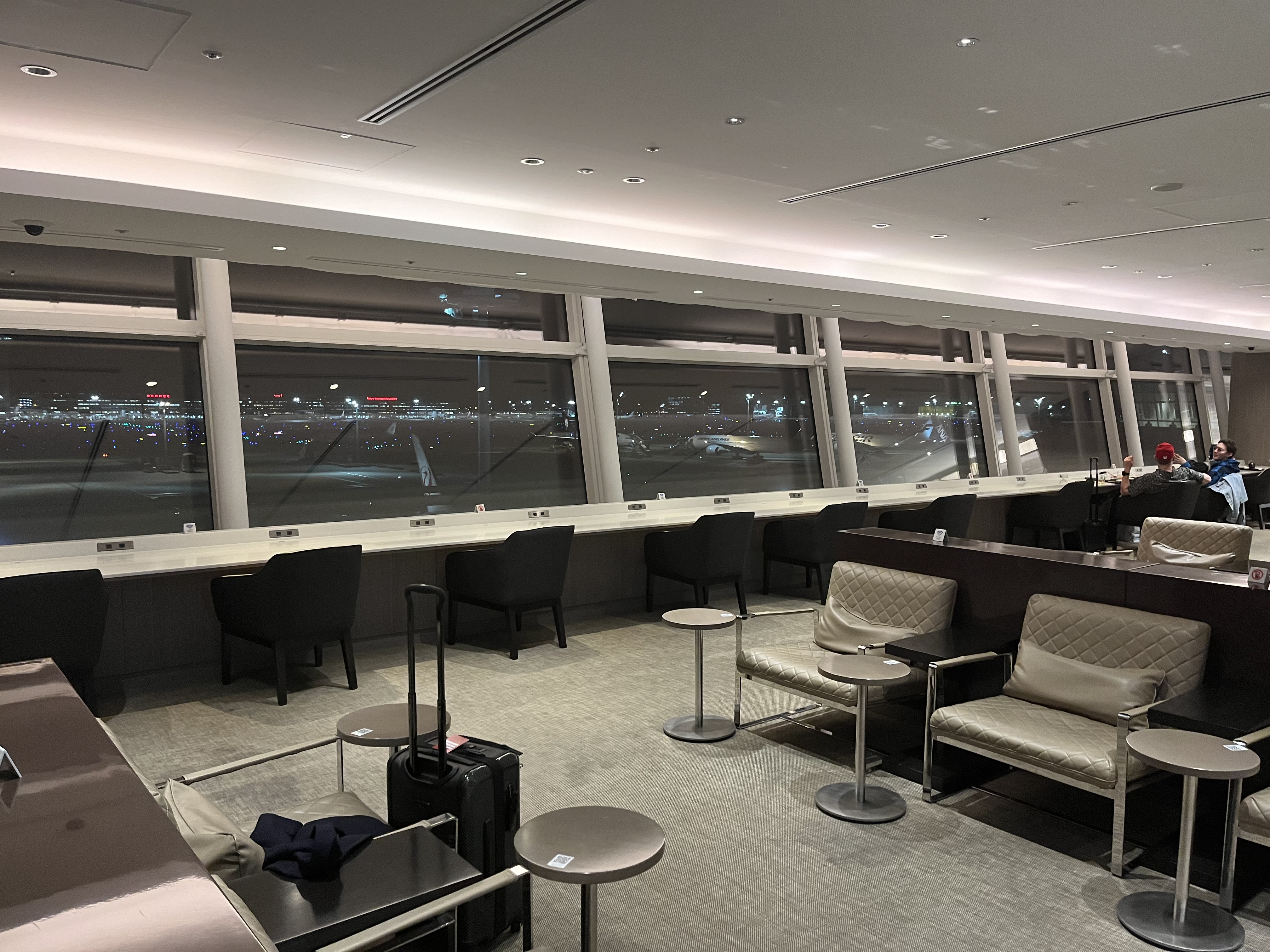 Neil Scrivener reviews the JAL First Lounge in Terminal 3 of Haneda's Tokyo Airport.