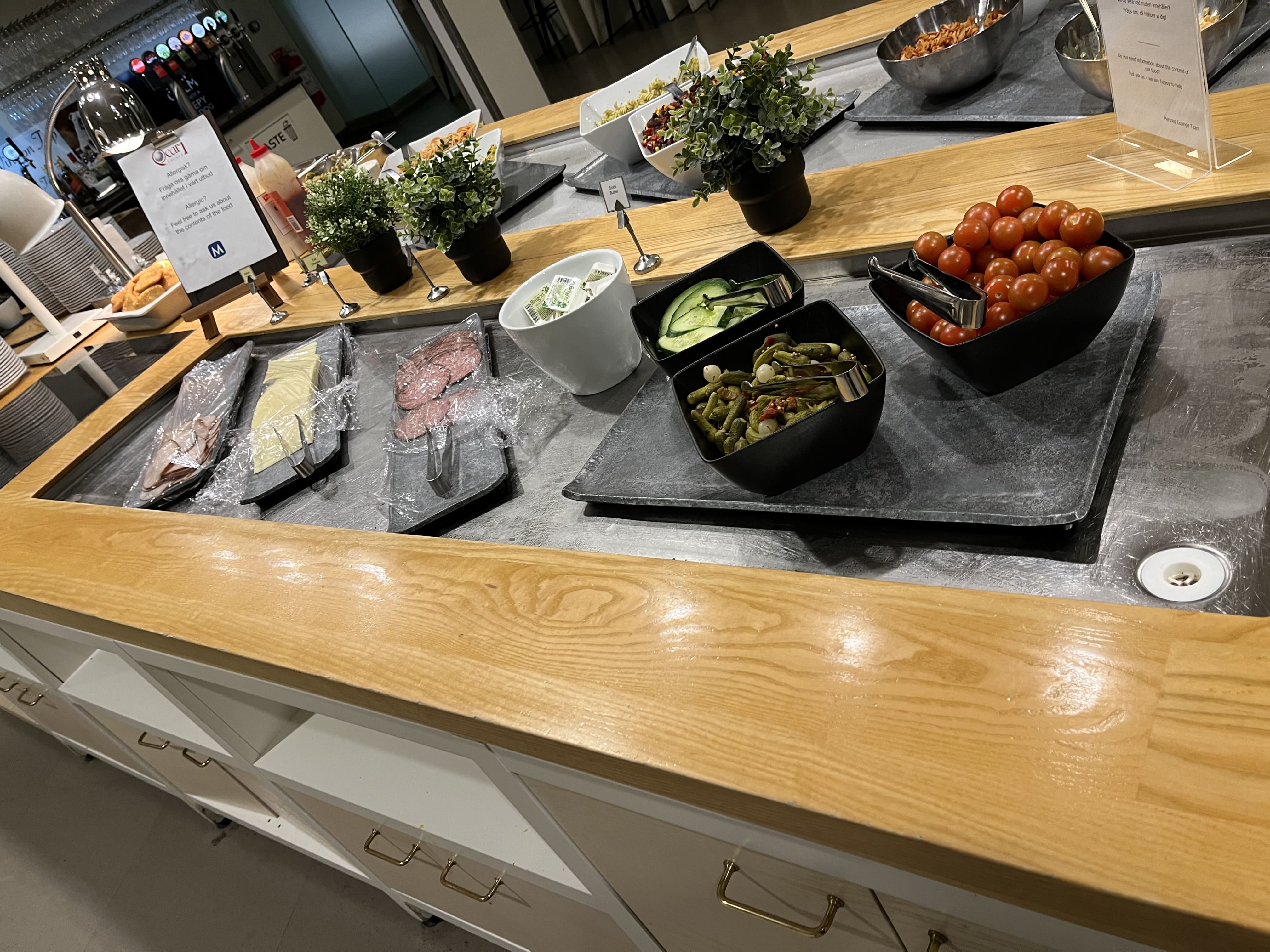 Neil Scrivener reviews the Pearl Lounge in Arlanda Airport's Terminal 5, accessed by flying Business Class and Priority Pass members.