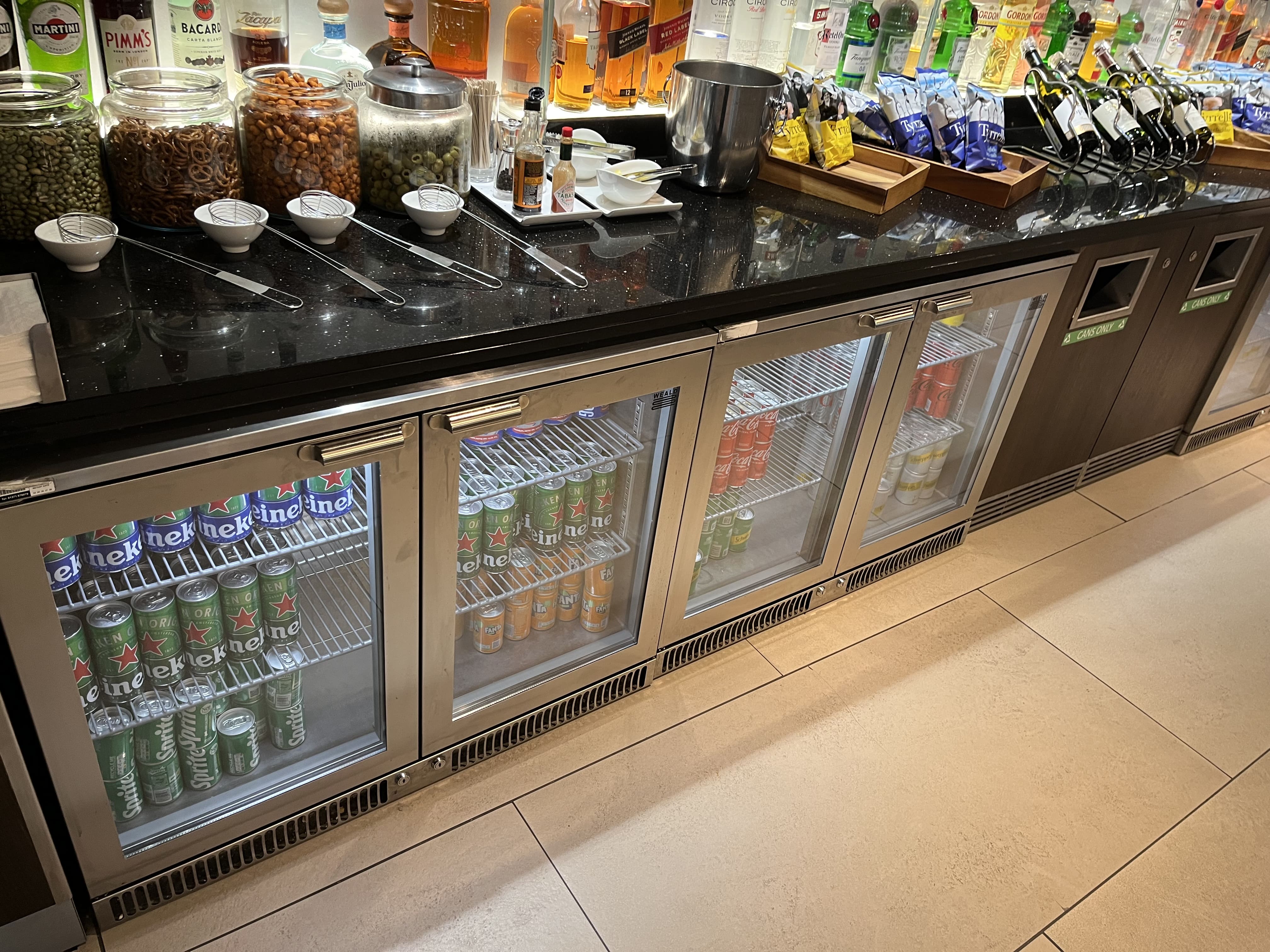 Neil Scrivener reviews the British Airways First and Business Class at Gatwick Airport's South Terminal - available to Club World and OneWorld passengers.