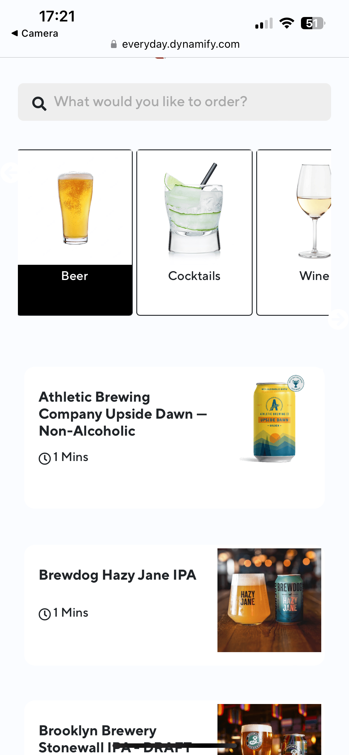 Neil Scrivener reviews the American Airlines/British Airways Soho Lounge in JFK's Terminal 8 - New York John F Kennedy Airport.