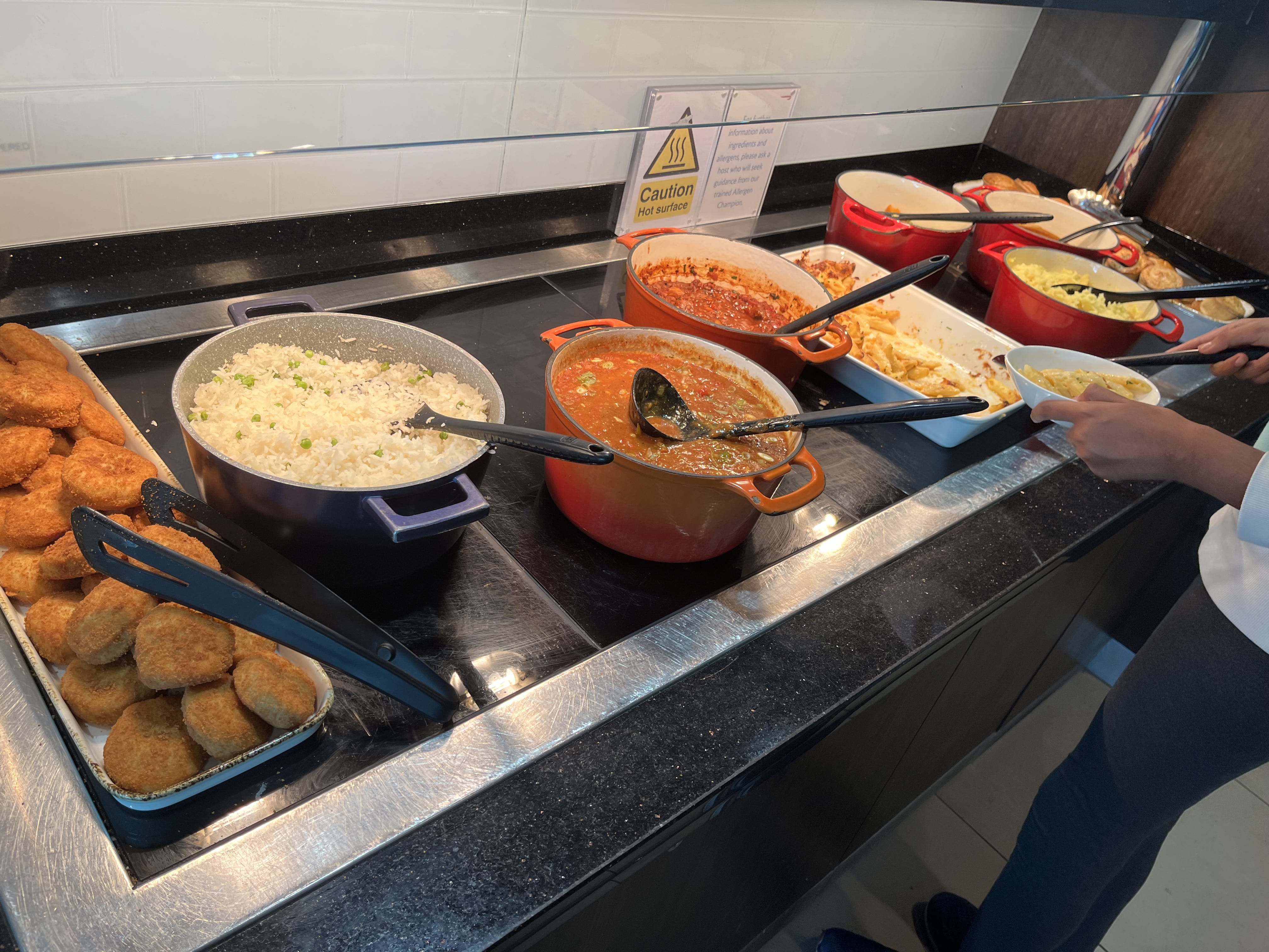 Neil Scrivener reviews the British Airways First and Business Class at Gatwick Airport's South Terminal - available to Club World and OneWorld passengers.