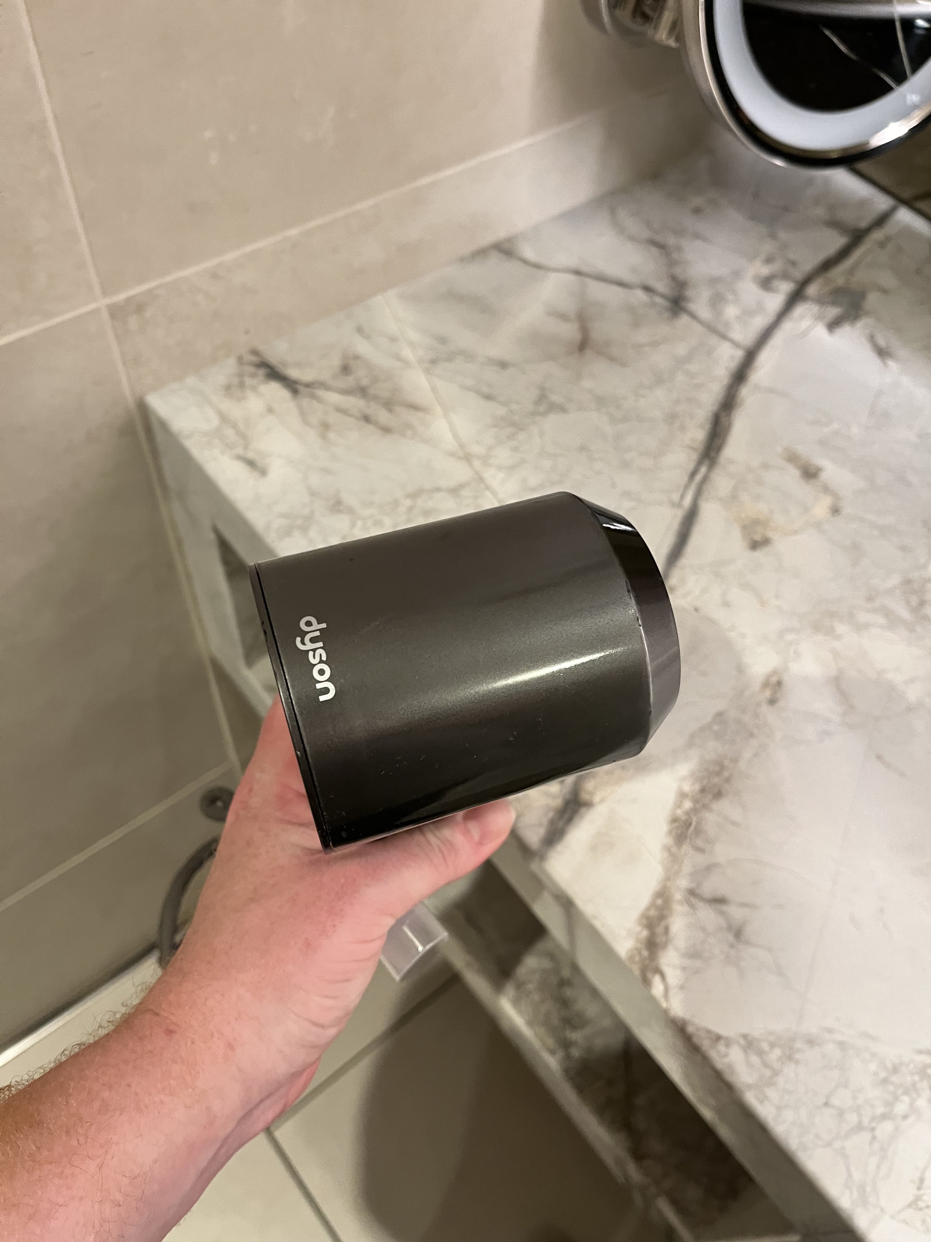 Neil Scrivener reviews the American Airlines/British Airways Soho Lounge in JFK's Terminal 8 - New York John F Kennedy Airport.