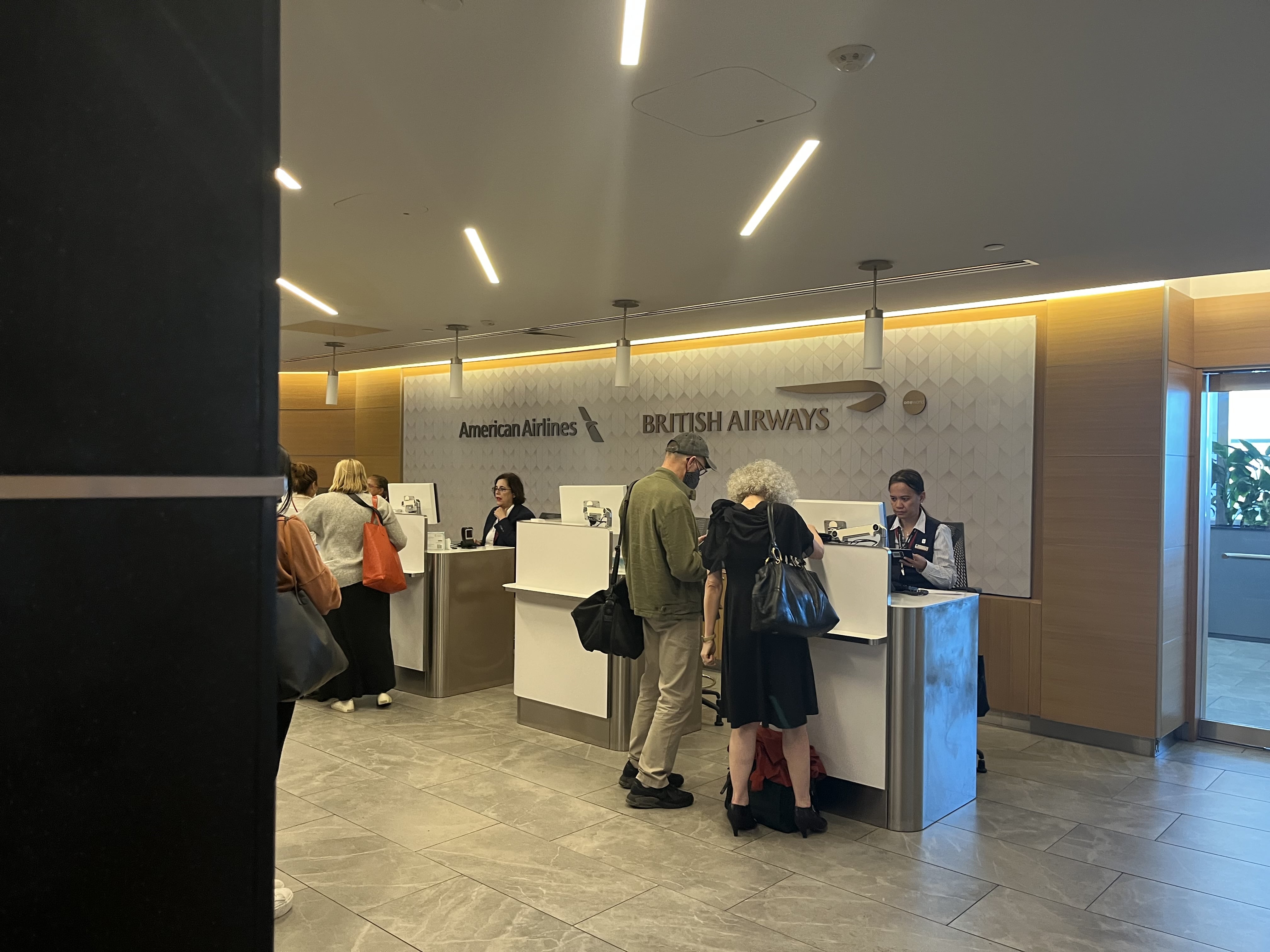 Neil Scrivener reviews The Greenwich Lounge in JFK's Terminal 8 (New York), available to those traveling Business Class.