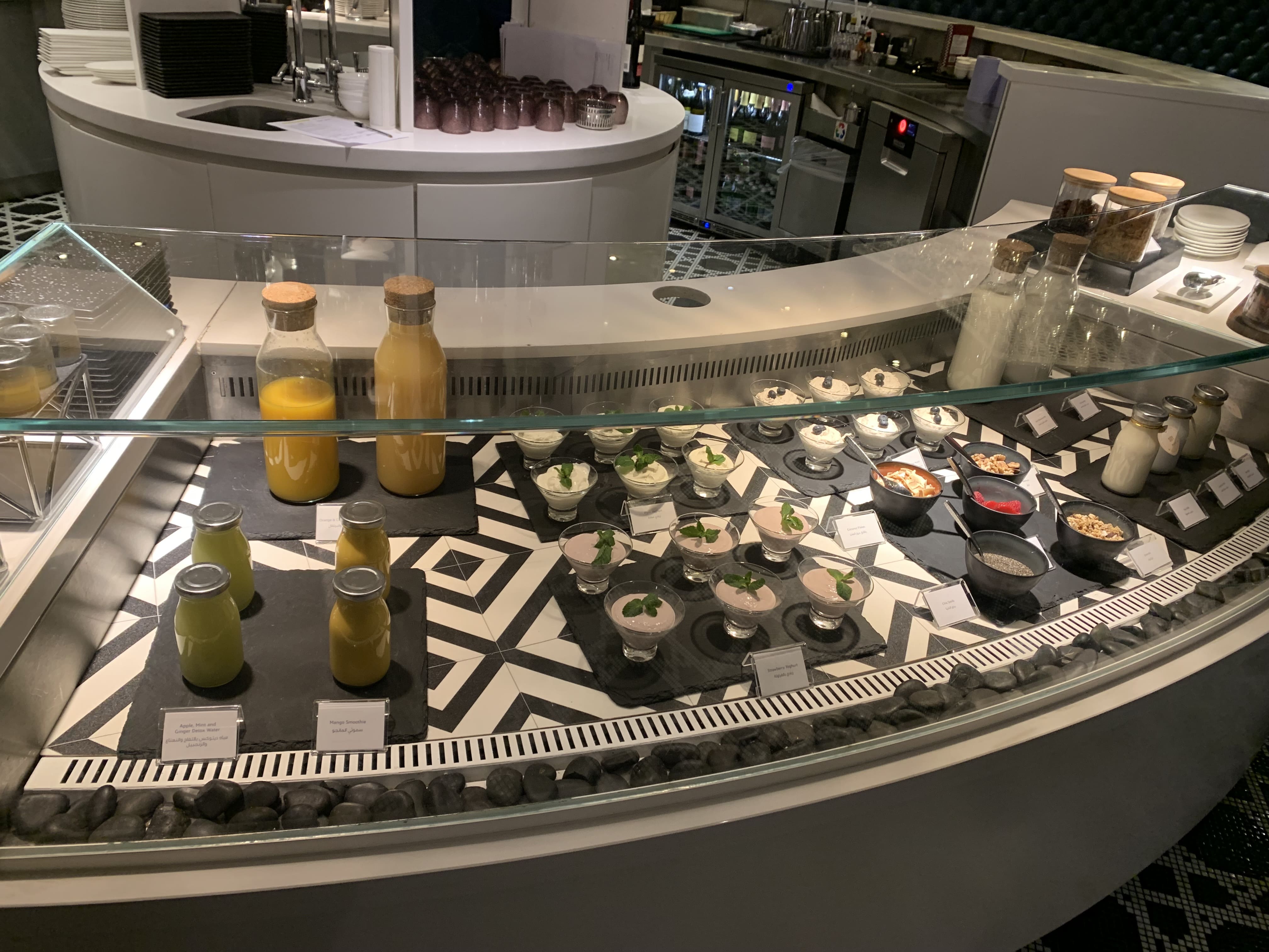 Neil Scrivener reviews the Qatar Airways Premium Lounge, in Heathrow's Terminal 4 - accessed through flying First or Business Class.