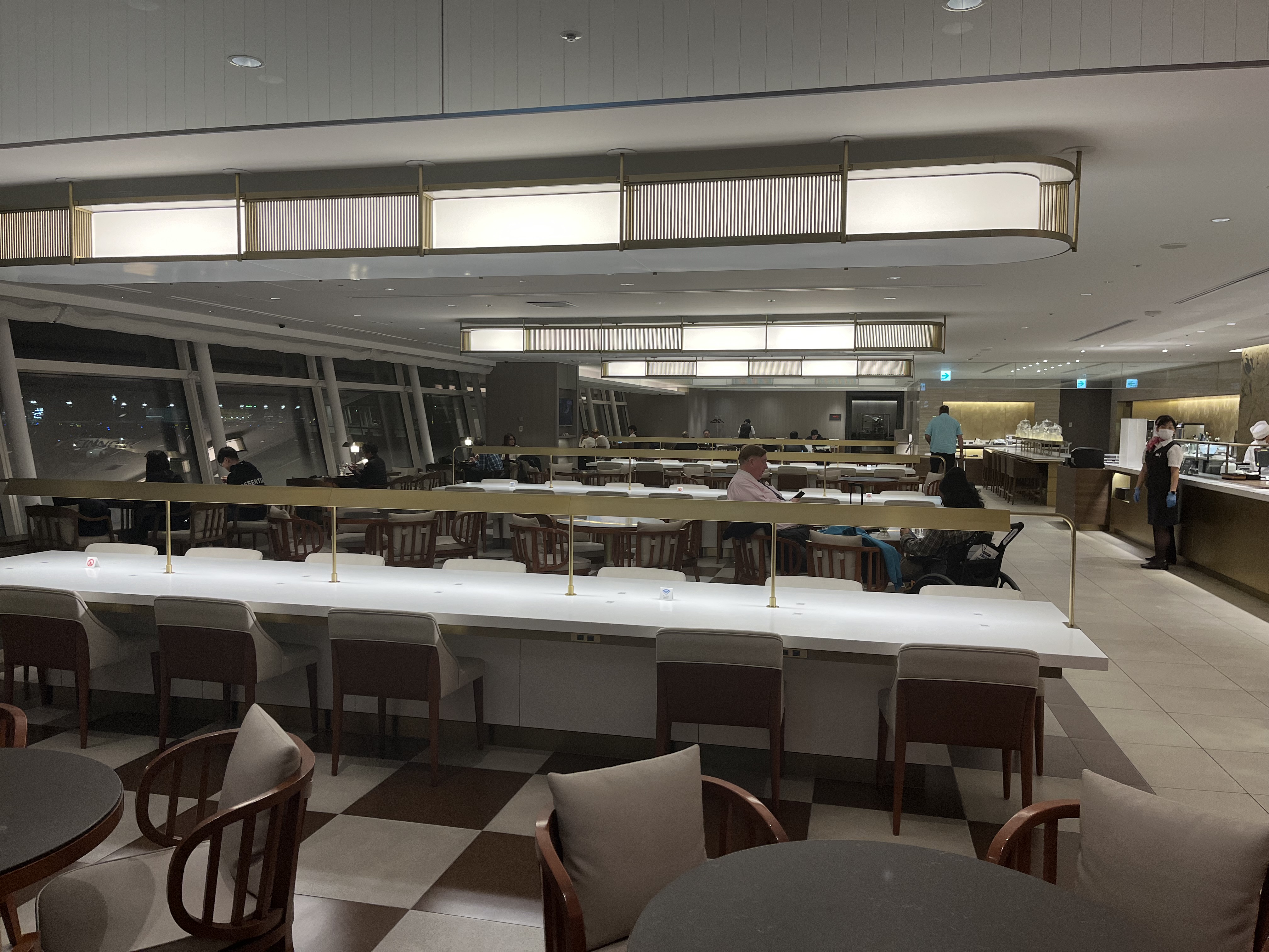 Neil Scrivener reviews the JAL First Lounge in Terminal 3 of Haneda's Tokyo Airport.