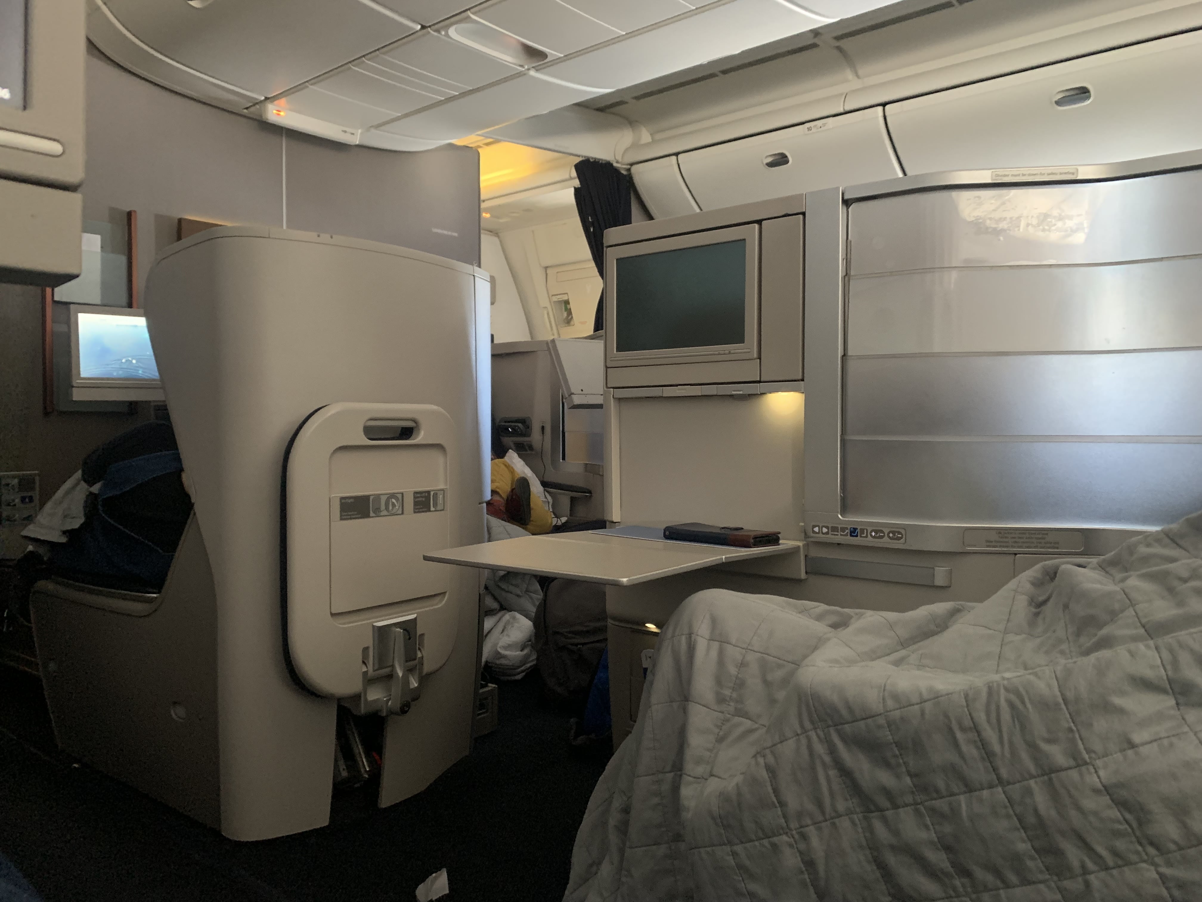 Neil Scrivener reviews British Airways Club World (Business Class) on BA67 from Heathrow to Philadelphia on the Boeing 777-300.
