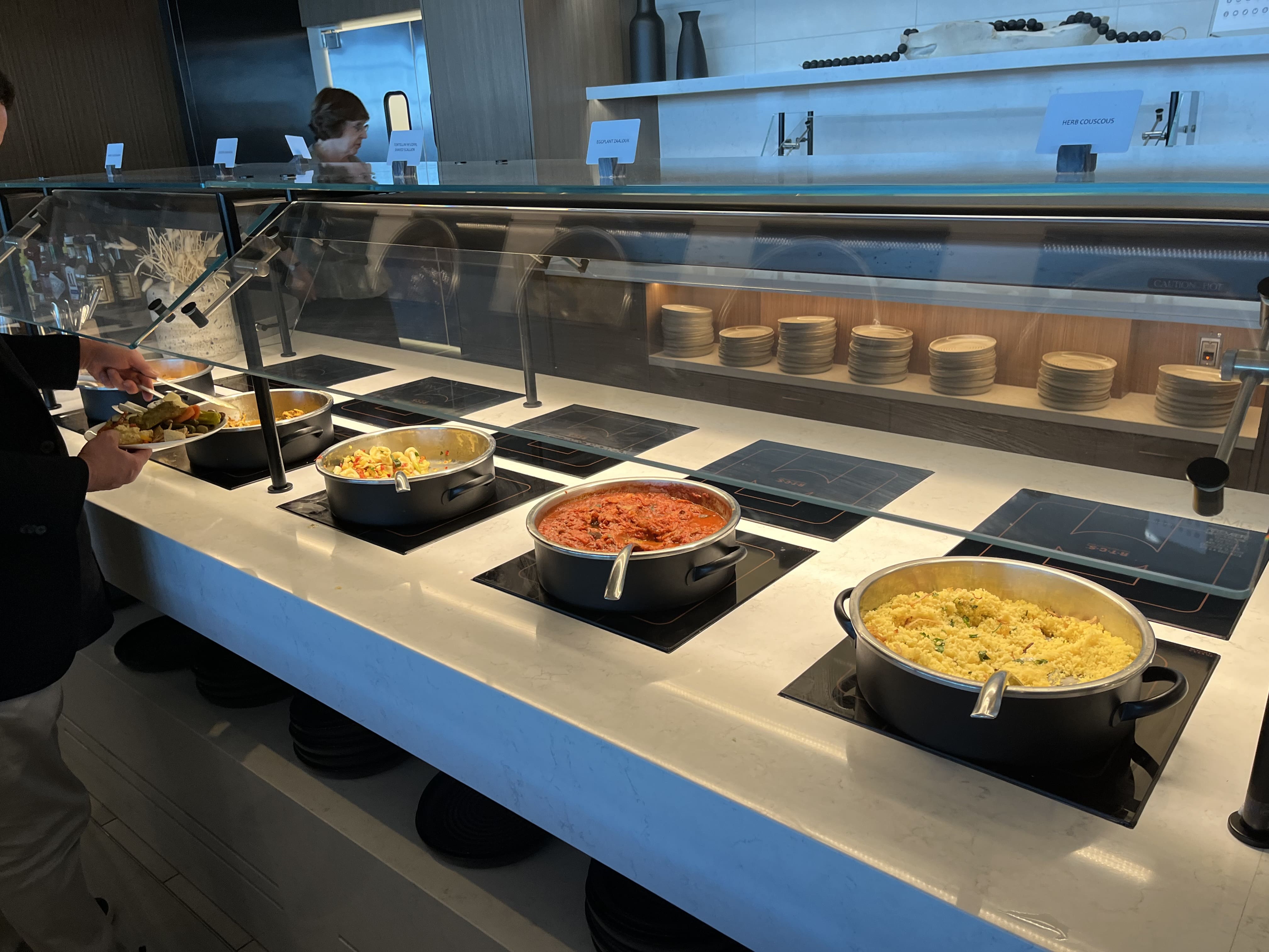 Neil Scrivener reviews the American Airlines/British Airways Soho Lounge in JFK's Terminal 8 - New York John F Kennedy Airport.