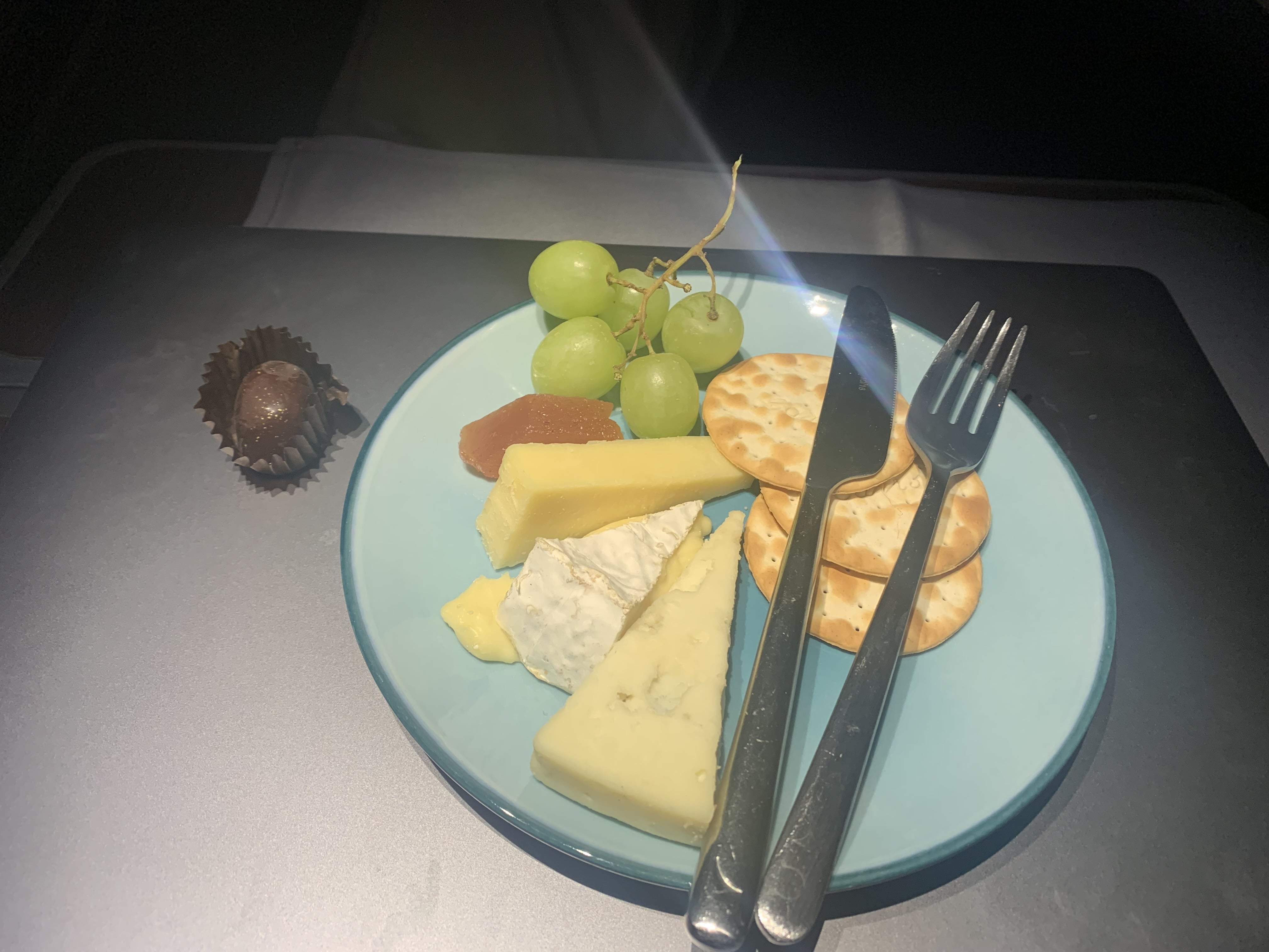 Neil Scrivener reviews Cathay Pacific's CX252 from London Heathrow to Hong Kong on the Airbus A350-900 in Business Class.