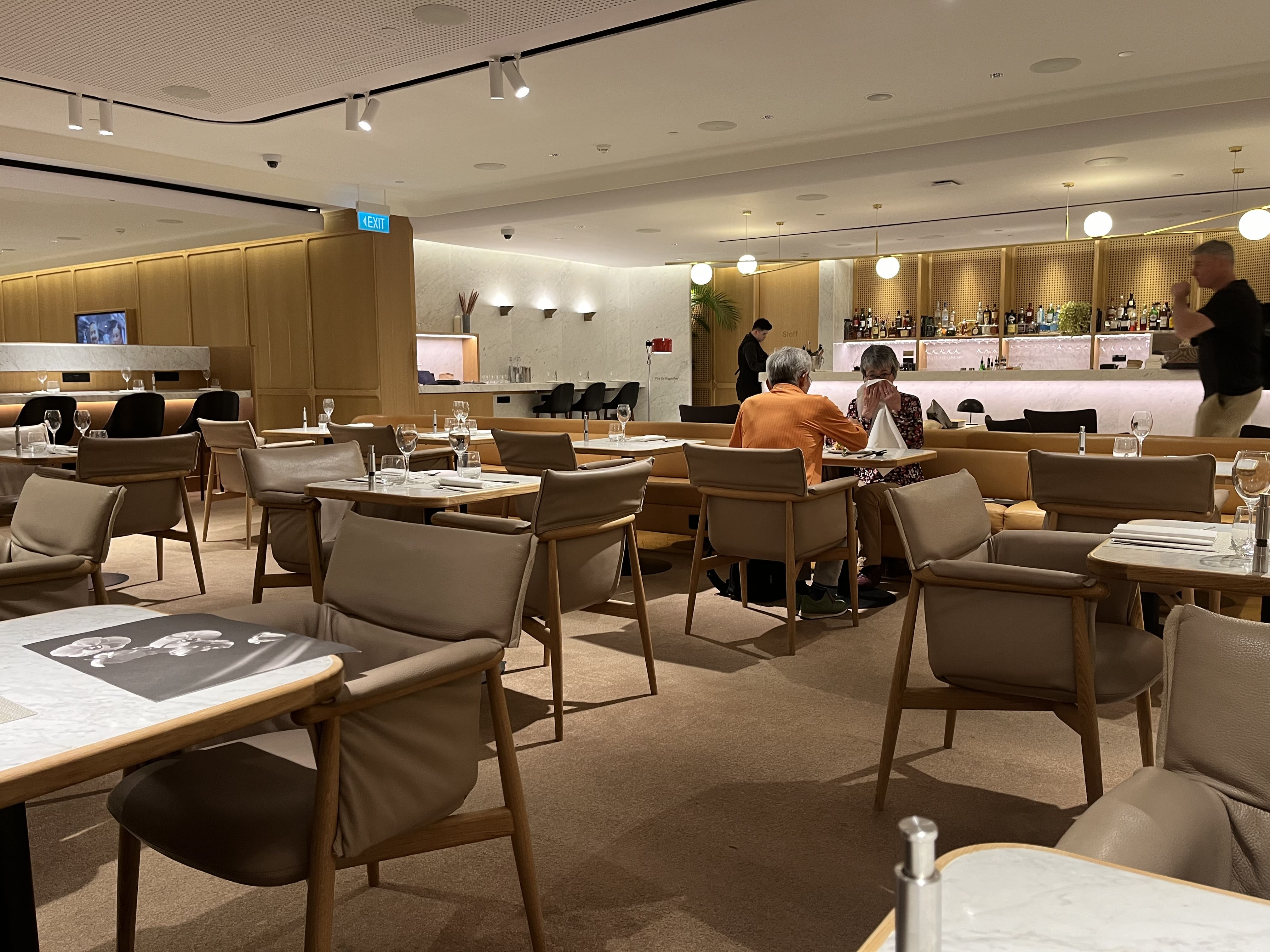 Neil Scrivener reviews the Qantas Airlines First Lounge in Terminal 1 of Singapore's Changi Airport - accessed via OneWorld Emerald status.