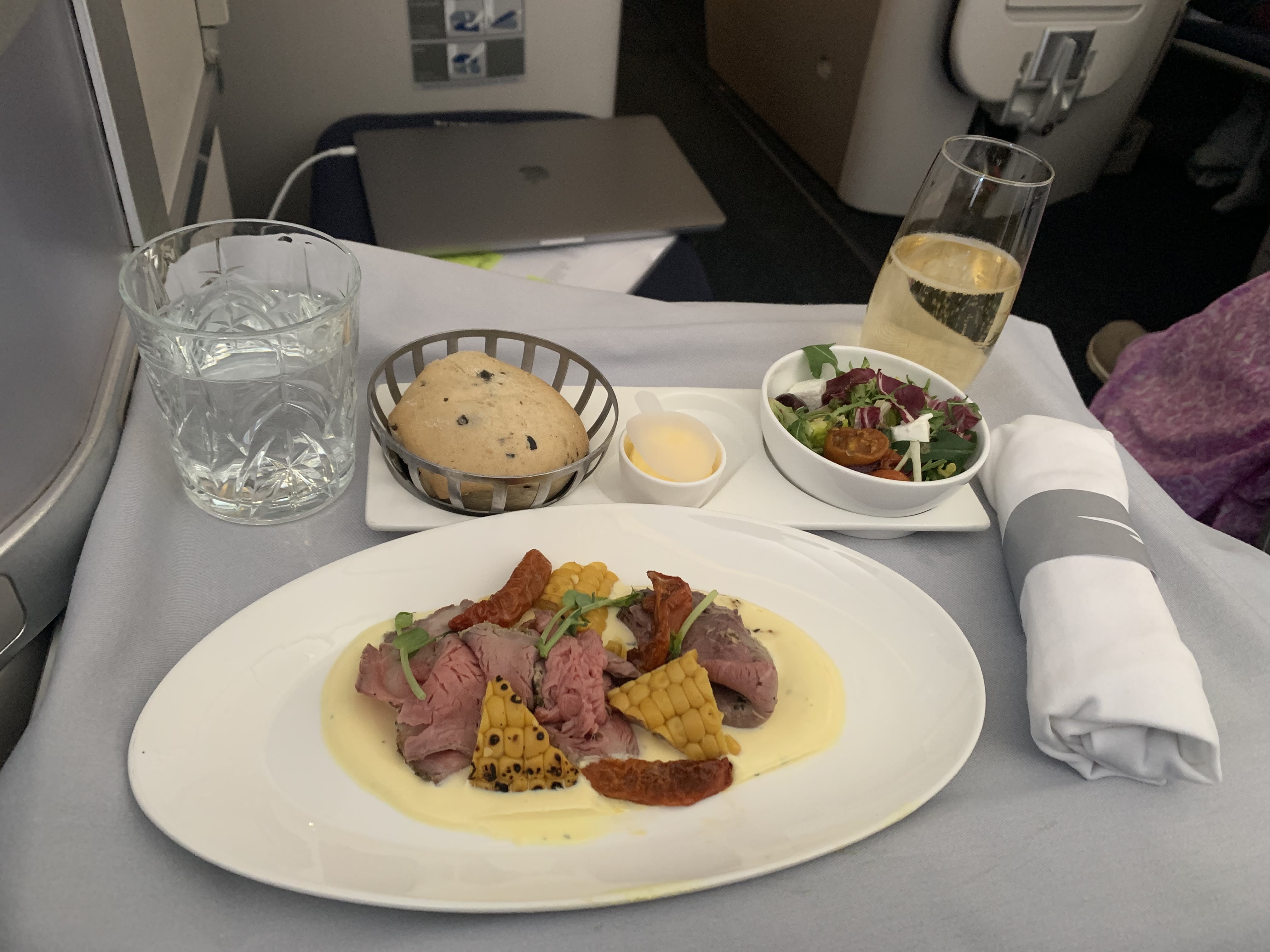 Neil Scrivener reviews British Airways Club World (Business Class) on BA67 from Heathrow to Philadelphia on the Boeing 777-300.