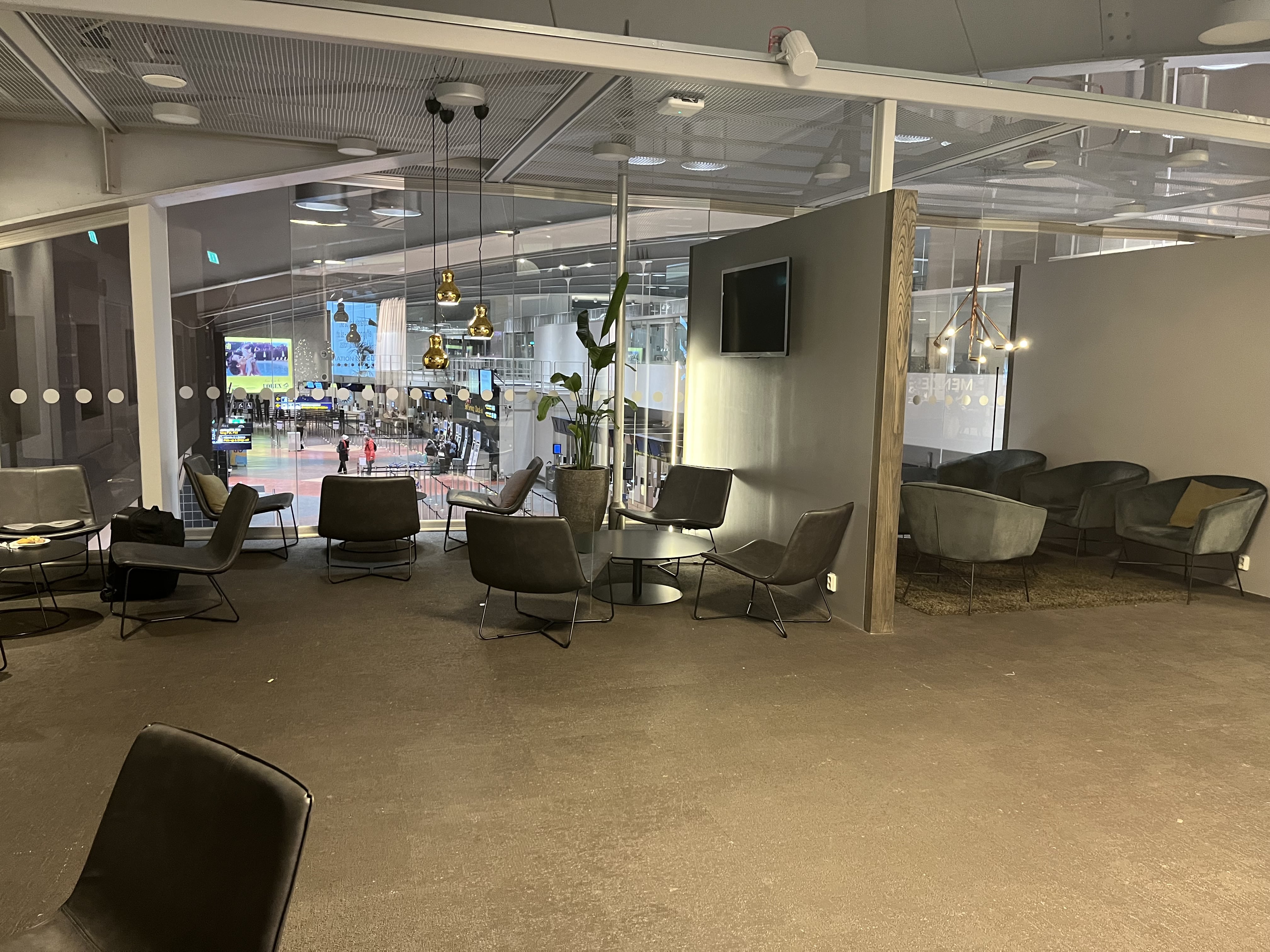 Neil Scrivener reviews the Pearl Lounge in Arlanda Airport's Terminal 5, accessed by flying Business Class and Priority Pass members.