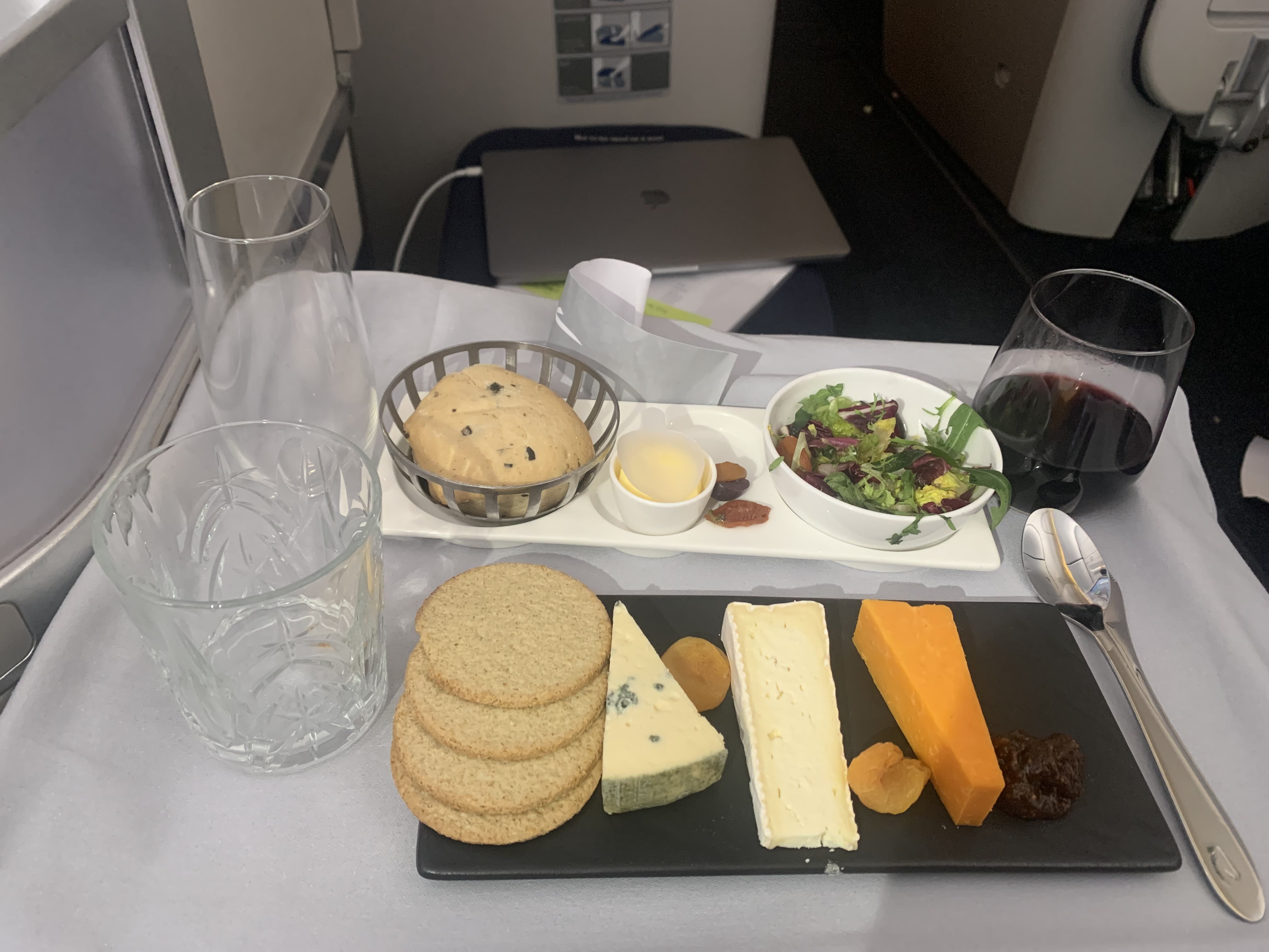 Neil Scrivener reviews British Airways Club World (Business Class) on BA67 from Heathrow to Philadelphia on the Boeing 777-300.
