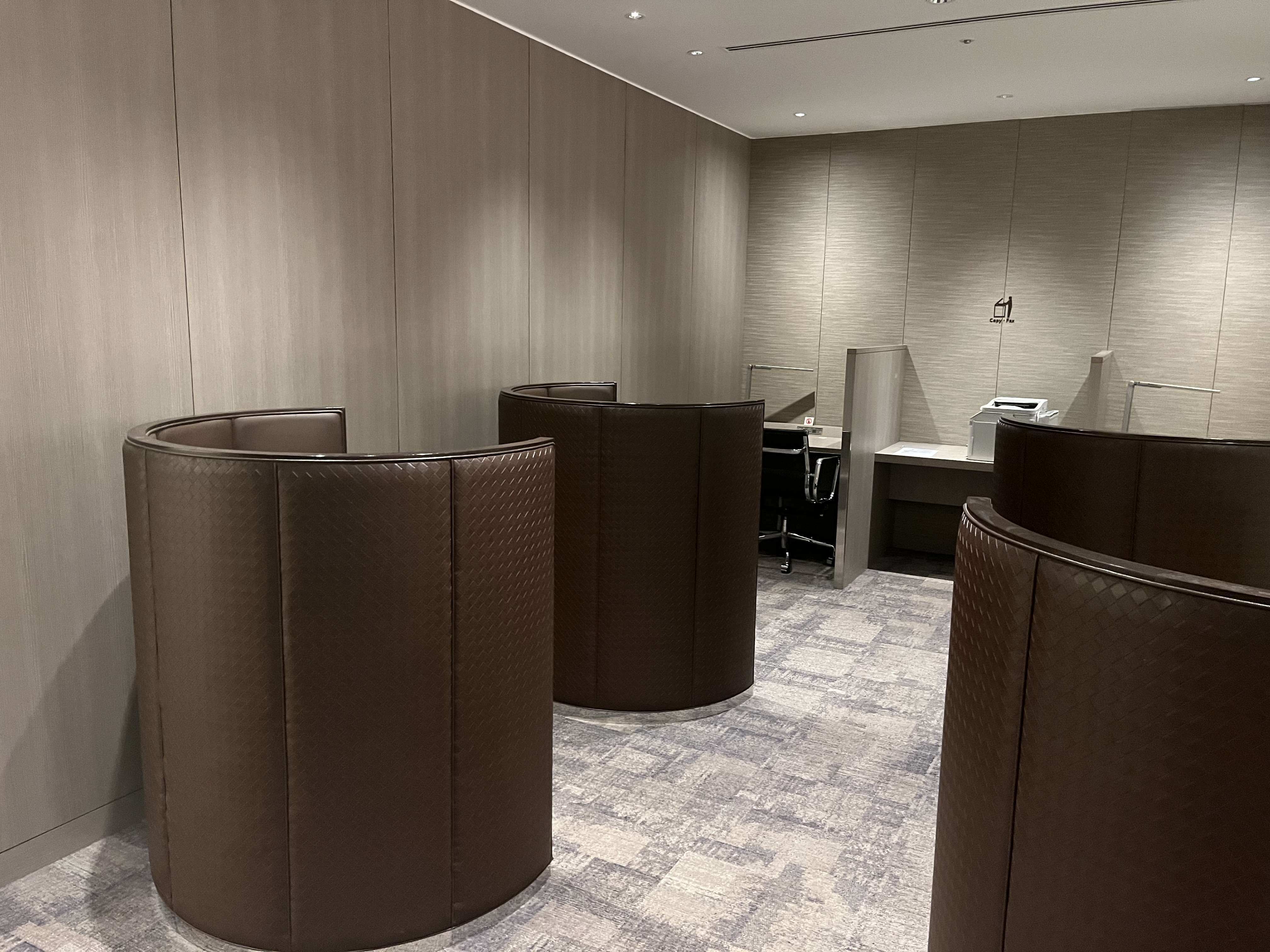Neil Scrivener reviews the JAL First Lounge in Terminal 3 of Haneda's Tokyo Airport.