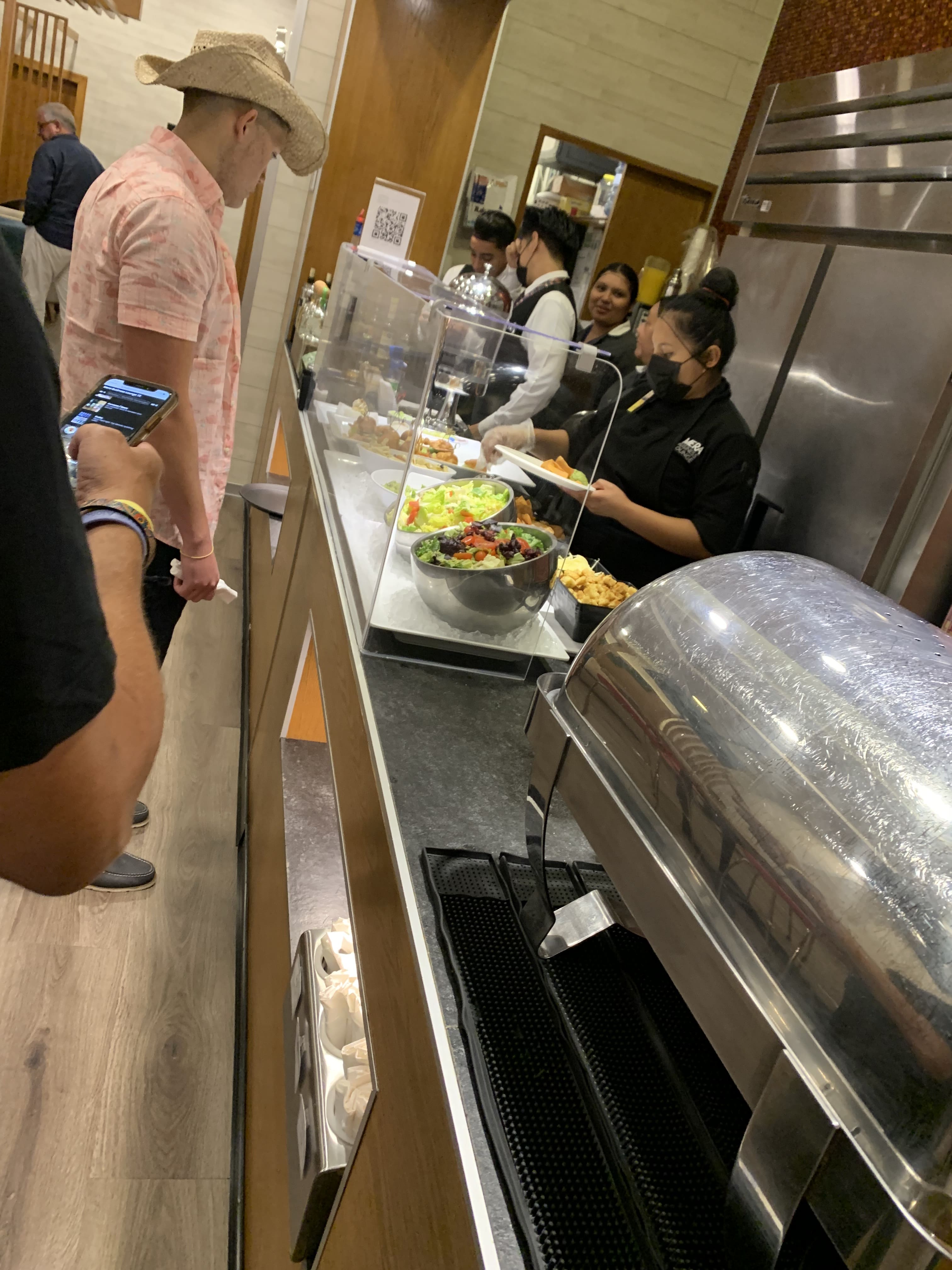 Neil Scrivener reviews the Mera VIP Lounge and Plaza Premium Lounge in Cancun International Airport in Mexico.