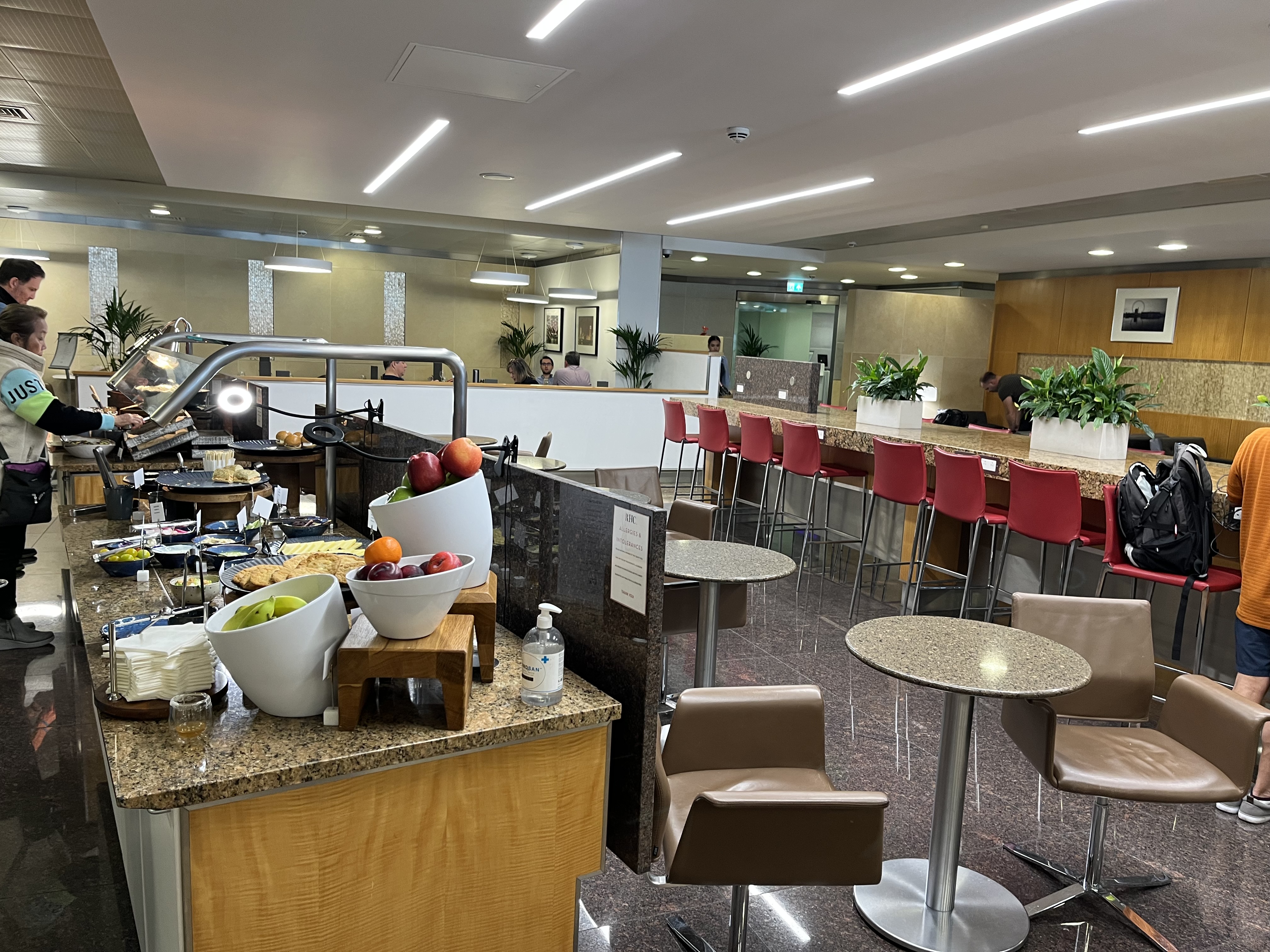 Neil Scrivener reviews the American Airlines Flagship and International First Lounges in Heathrow's Terminal 3.