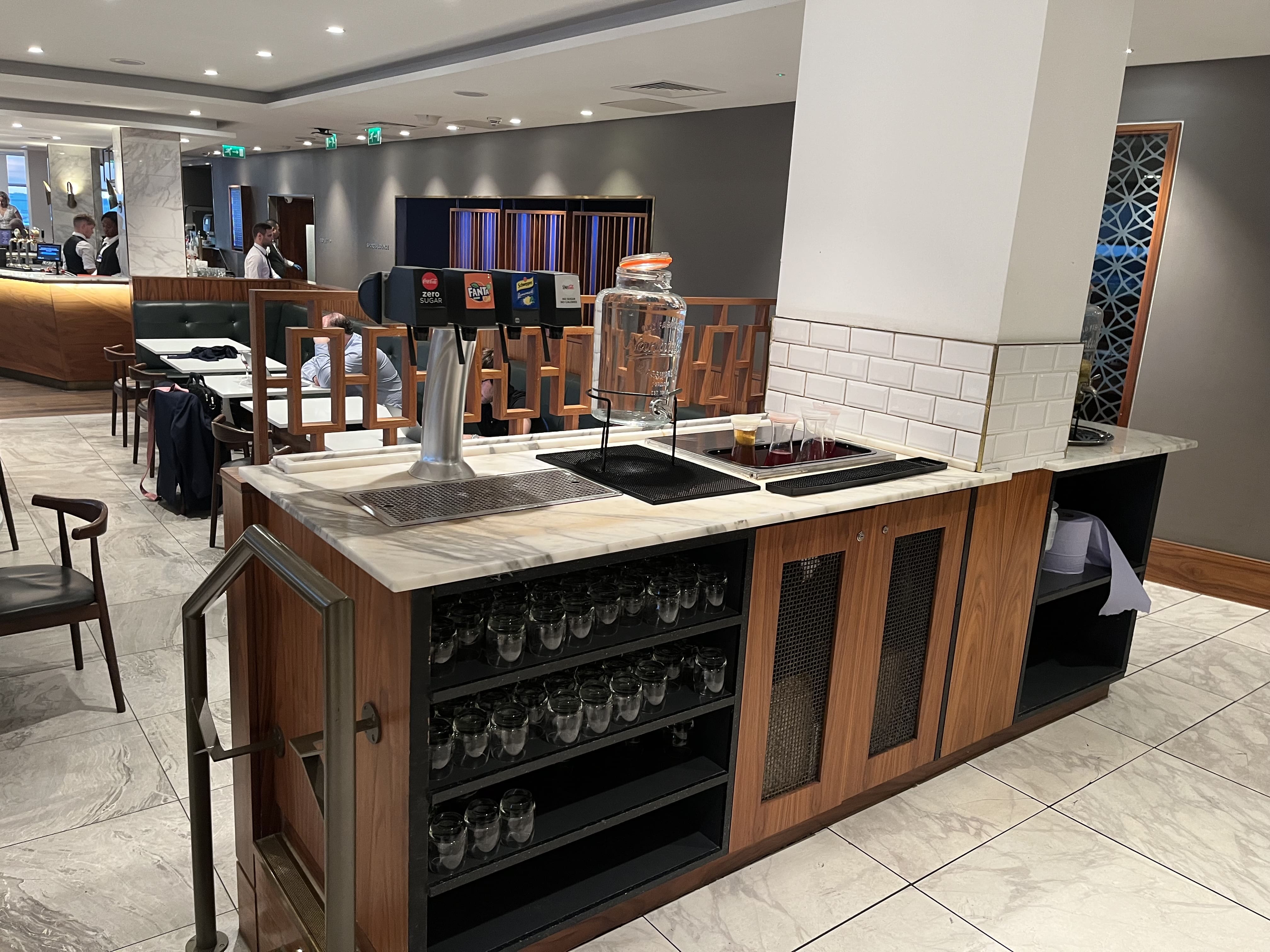 Neil Scrivener reviews the No1 Lounge in Gatwick's Airport, accessed via Priority Pass.
