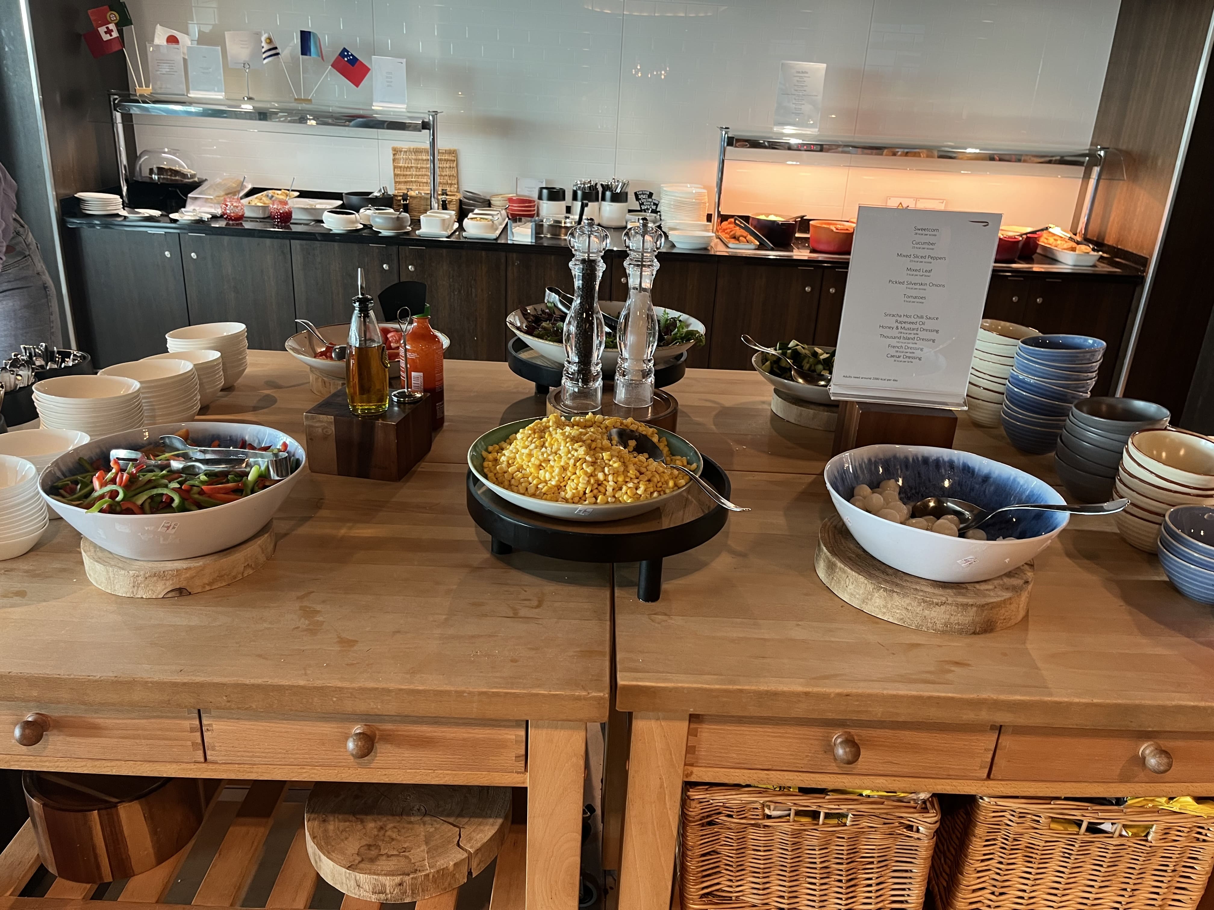 Neil Scrivener reviews the British Airways First and Business Class at Gatwick Airport's South Terminal - available to Club World and OneWorld passengers.