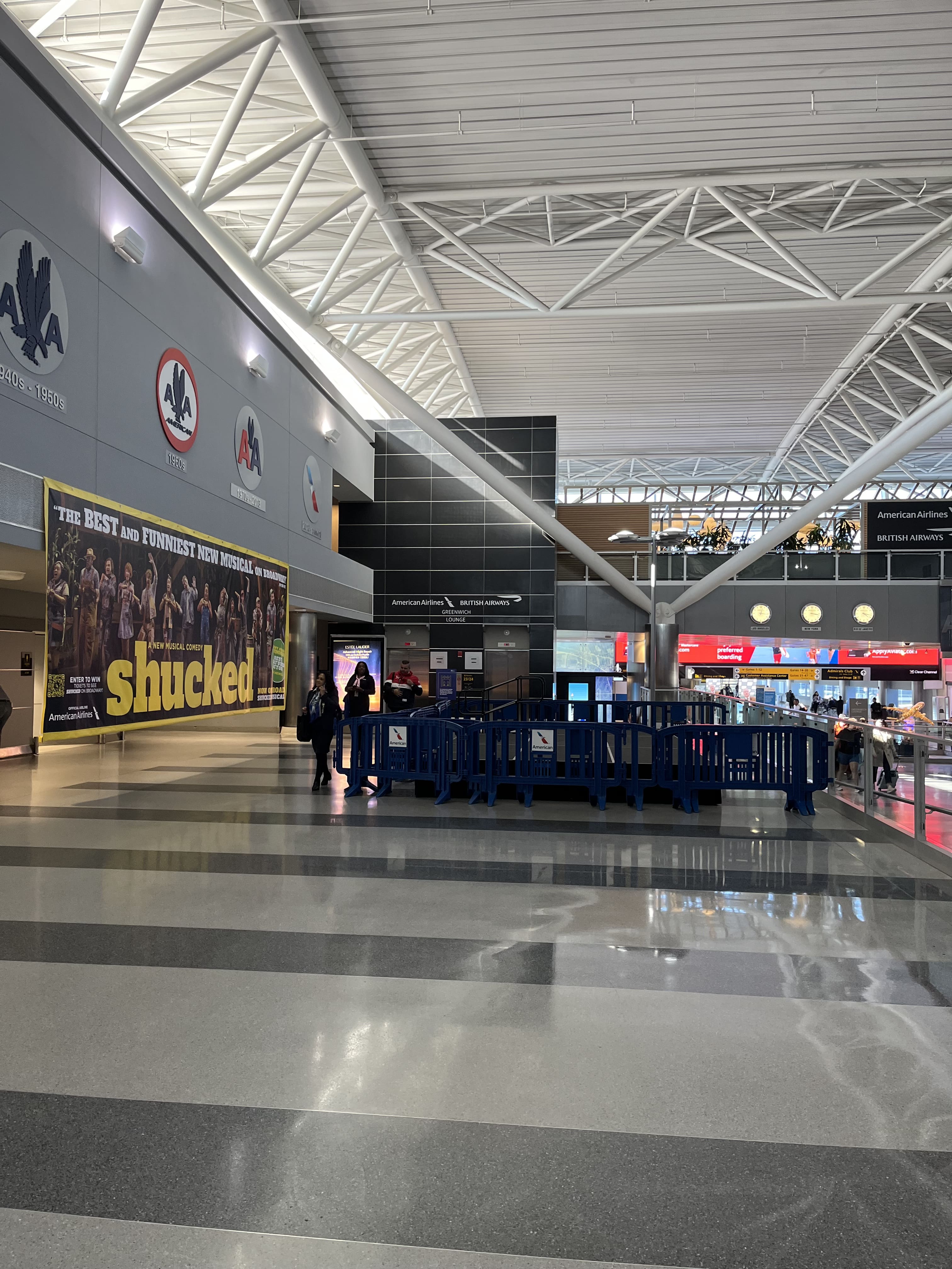 Neil Scrivener reviews The Greenwich Lounge in JFK's Terminal 8 (New York), available to those traveling Business Class.