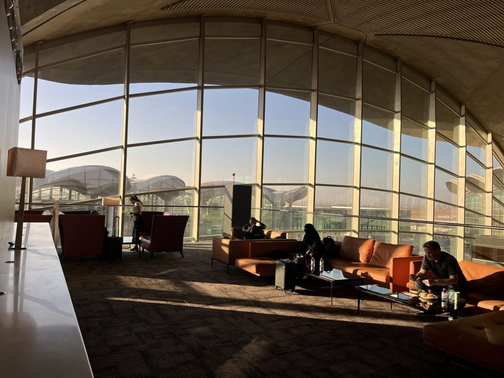 Neil Scrivener reviews the Royal Jordanian Crown Lounge in Amman's Queen Alia International Airport, accessed by through OneWorld membership or flying Business Class.
