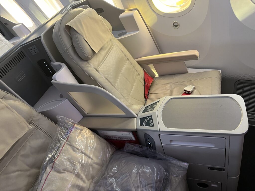Neil Scrivener reviews Royal Jordanian's Crown Class Business Class seat on their Boeing 787-8.