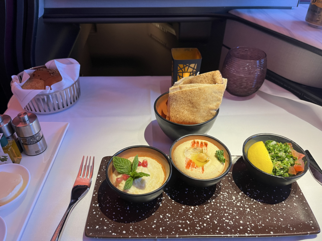 ✈️ Qatar Airways vs. Etihad: Who Wins in Business Class? 🏆✨
Two Gulf giants, two premium experiences—Qsuite or Etihad’s Business Class? 🛏️🍽️ From seats to service, we break it all down so you can choose the best! Read our in-depth review and find out which airline truly delivers luxury in the sky.
