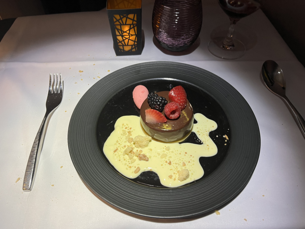 ✈️ Qatar Airways vs. Etihad: Who Wins in Business Class? 🏆✨
Two Gulf giants, two premium experiences—Qsuite or Etihad’s Business Class? 🛏️🍽️ From seats to service, we break it all down so you can choose the best! Read our in-depth review and find out which airline truly delivers luxury in the sky.