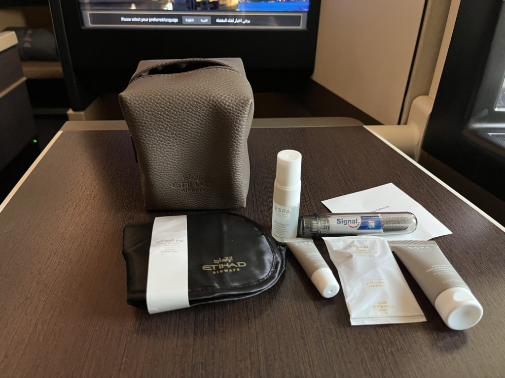 ✈️ Qatar Airways vs. Etihad: Who Wins in Business Class? 🏆✨
Two Gulf giants, two premium experiences—Qsuite or Etihad’s Business Class? 🛏️🍽️ From seats to service, we break it all down so you can choose the best! Read our in-depth review and find out which airline truly delivers luxury in the sky.