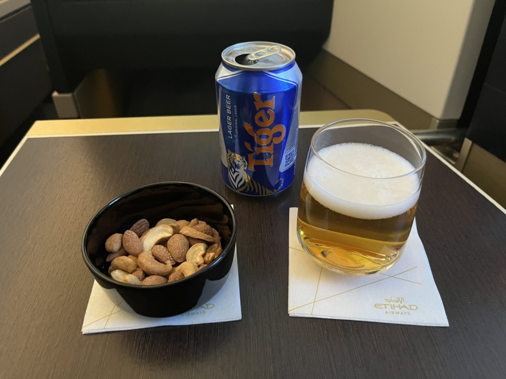 ✈️ Qatar Airways vs. Etihad: Who Wins in Business Class? 🏆✨
Two Gulf giants, two premium experiences—Qsuite or Etihad’s Business Class? 🛏️🍽️ From seats to service, we break it all down so you can choose the best! Read our in-depth review and find out which airline truly delivers luxury in the sky.