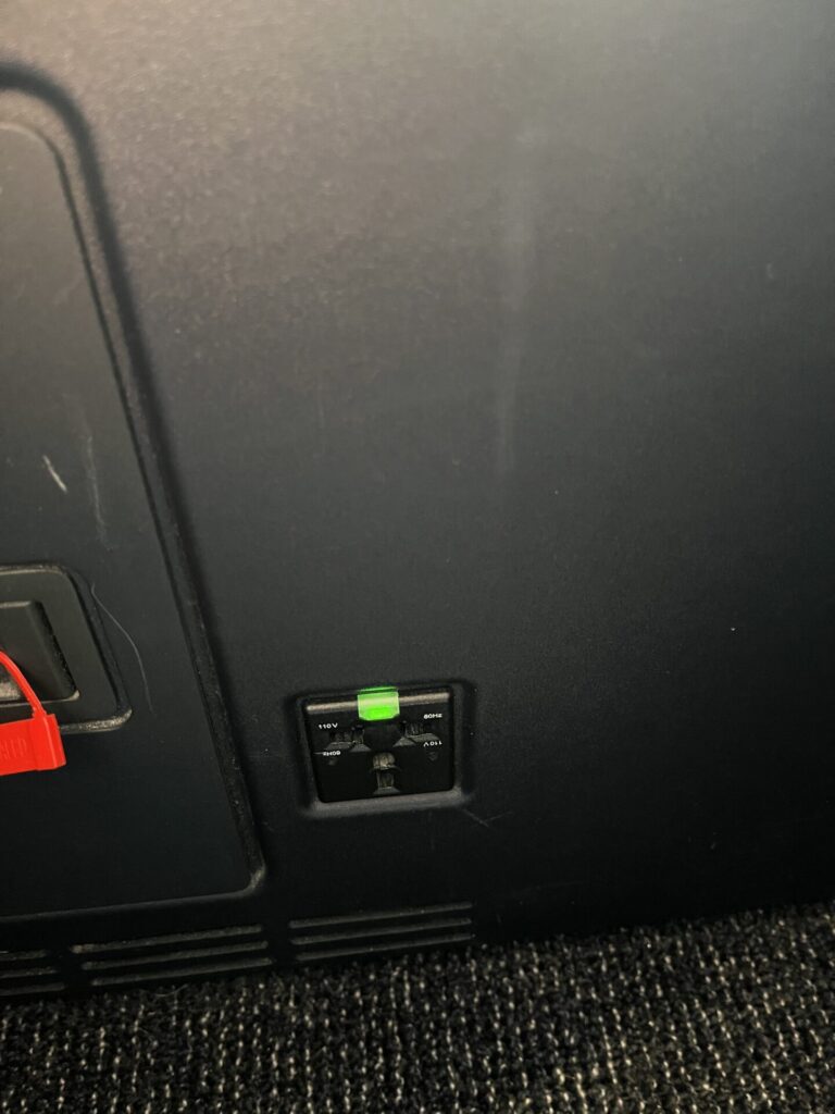 ✈️ Finnair A350 Business Class – Nordic innovation or Scandinavian frugality? 🤔💺 This non-reclining seat offers a sleek design, direct aisle access & a fully flat bed—but is it truly comfortable for long-haul flights? ✨ Some call it genius, others a cost-cutting compromise. What do you think? 🤷♂️