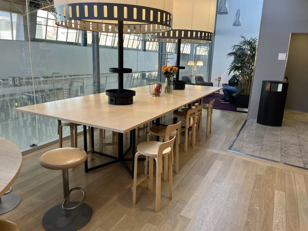 🛋️ Aspire Lounge (Gate 13), Helsinki — A quiet, functional space with runway views, light snacks, and drinks. 💼 Ideal for short stays before Schengen flights. 🛫 Priority Pass accepted. ✈️ Not the fanciest, but gets the job done.
👉 Read the full review now & see if it’s worth your visit!