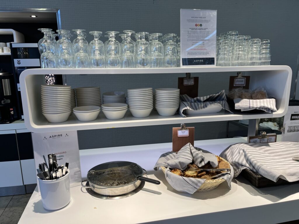 🛋️ Aspire Lounge (Gate 13), Helsinki — A quiet, functional space with runway views, light snacks, and drinks. 💼 Ideal for short stays before Schengen flights. 🛫 Priority Pass accepted. ✈️ Not the fanciest, but gets the job done.
👉 Read the full review now & see if it’s worth your visit!