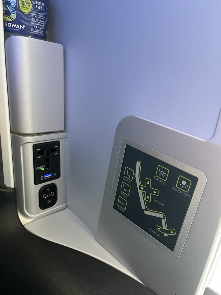 💺 We reviewed the Aer Lingus Business Class seat on the A330-300; exploring comfort, layout, privacy, and how it holds up on long-haul flights. ✈️