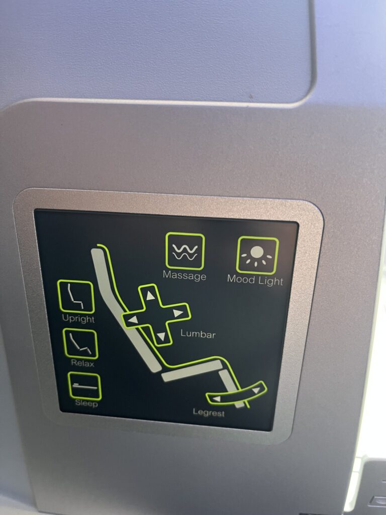 💺 We reviewed the Aer Lingus Business Class seat on the A330-300; exploring comfort, layout, privacy, and how it holds up on long-haul flights. ✈️