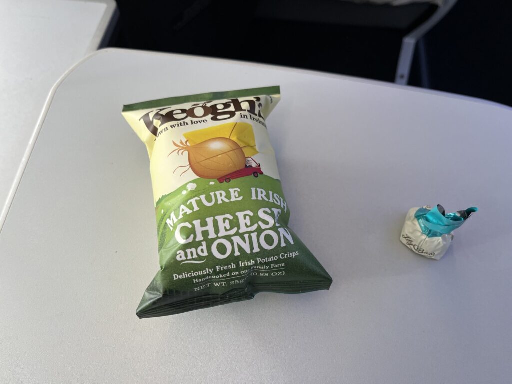 💺✈️ Aer Lingus A330-300 Business Class offers a solid transatlantic experience. The 1-2-1 seat layout ensures direct aisle access, with lie-flat beds and ample storage. Service is attentive, featuring Irish cuisine and complimentary Wi-Fi. While not the most luxurious, it provides comfort and value for long-haul travelers.