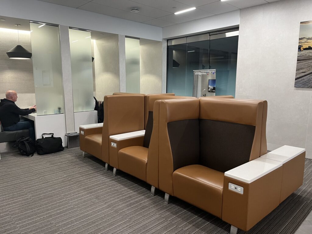 π« Tucked away in BOS Terminal B, the Admirals Club offers solid comfort, snacks, and runway views βοΈ. Not the flashiest, but a welcome break before your next hop. Worth it with a day pass or Oneworld status? You decide. π