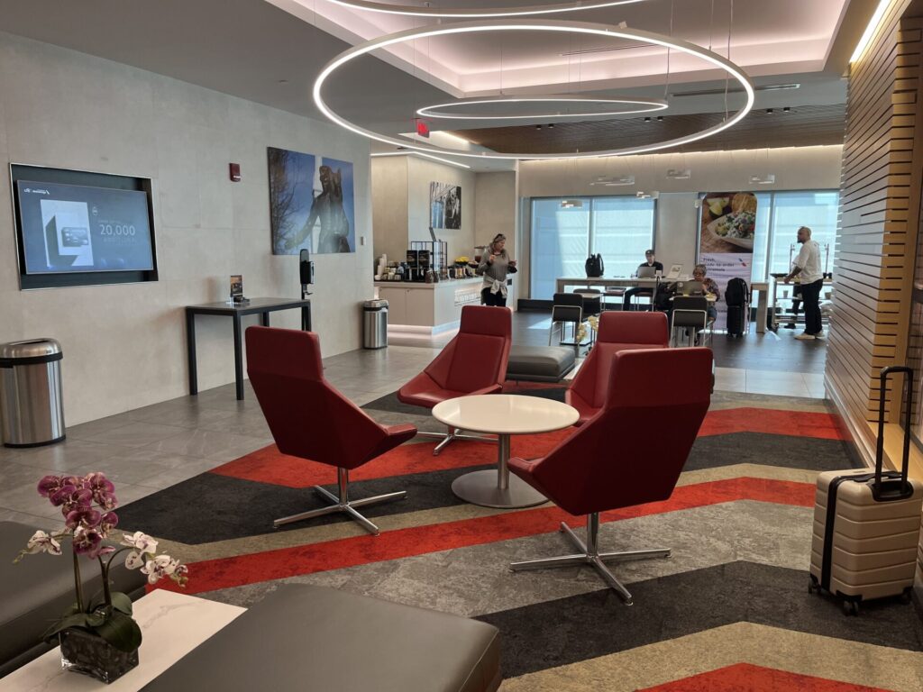 π« Tucked away in BOS Terminal B, the Admirals Club offers solid comfort, snacks, and runway views βοΈ. Not the flashiest, but a welcome break before your next hop. Worth it with a day pass or Oneworld status? You decide. π