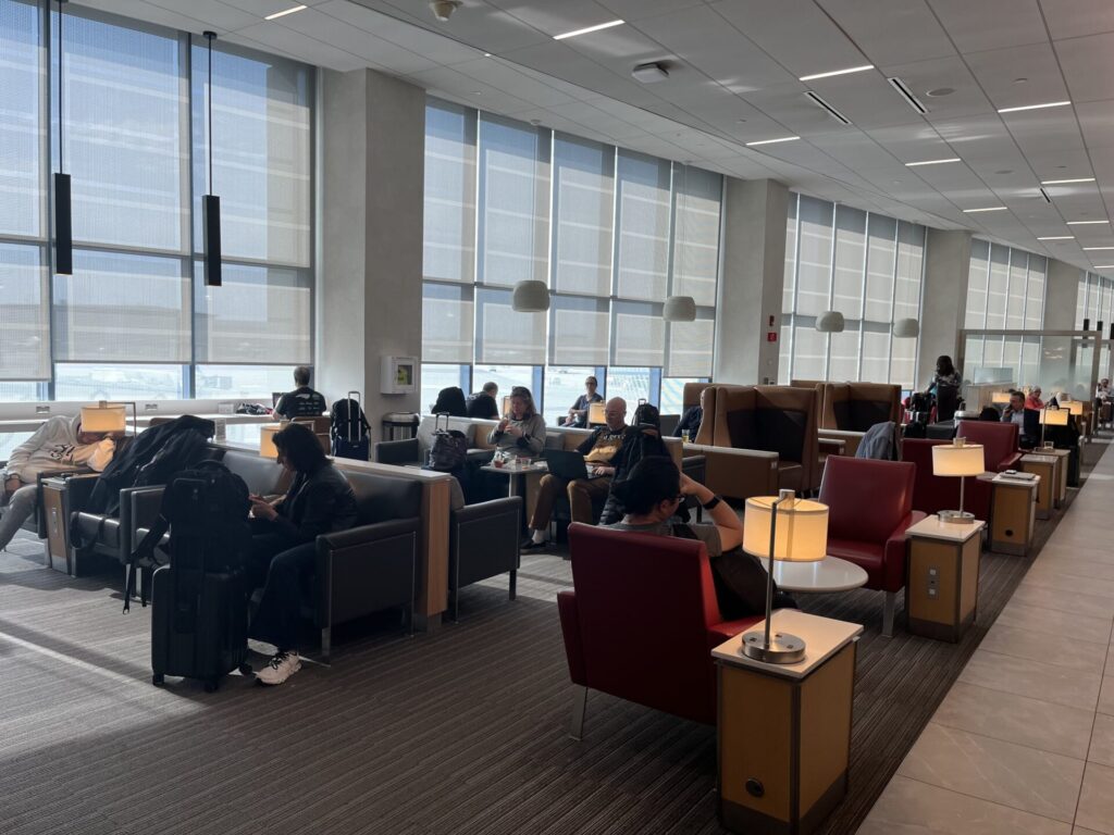 π« Tucked away in BOS Terminal B, the Admirals Club offers solid comfort, snacks, and runway views βοΈ. Not the flashiest, but a welcome break before your next hop. Worth it with a day pass or Oneworld status? You decide. π