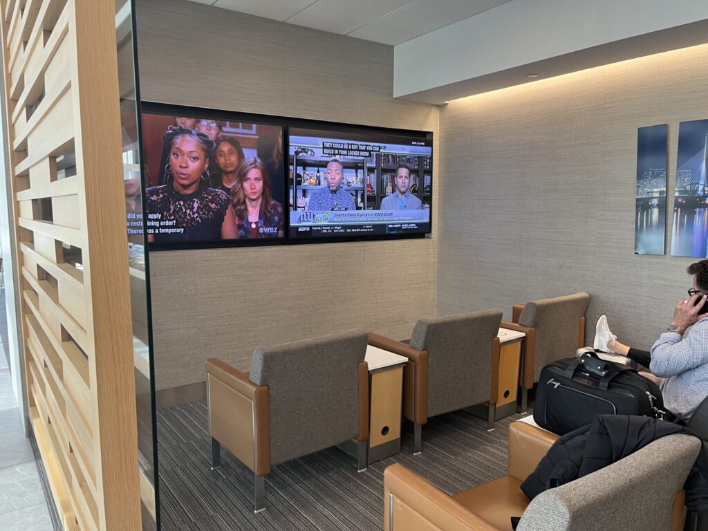 π« Tucked away in BOS Terminal B, the Admirals Club offers solid comfort, snacks, and runway views βοΈ. Not the flashiest, but a welcome break before your next hop. Worth it with a day pass or Oneworld status? You decide. π
