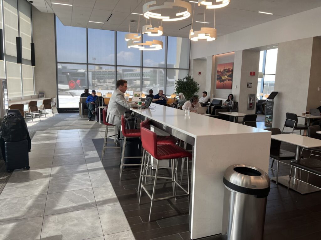 π« Tucked away in BOS Terminal B, the Admirals Club offers solid comfort, snacks, and runway views βοΈ. Not the flashiest, but a welcome break before your next hop. Worth it with a day pass or Oneworld status? You decide. π